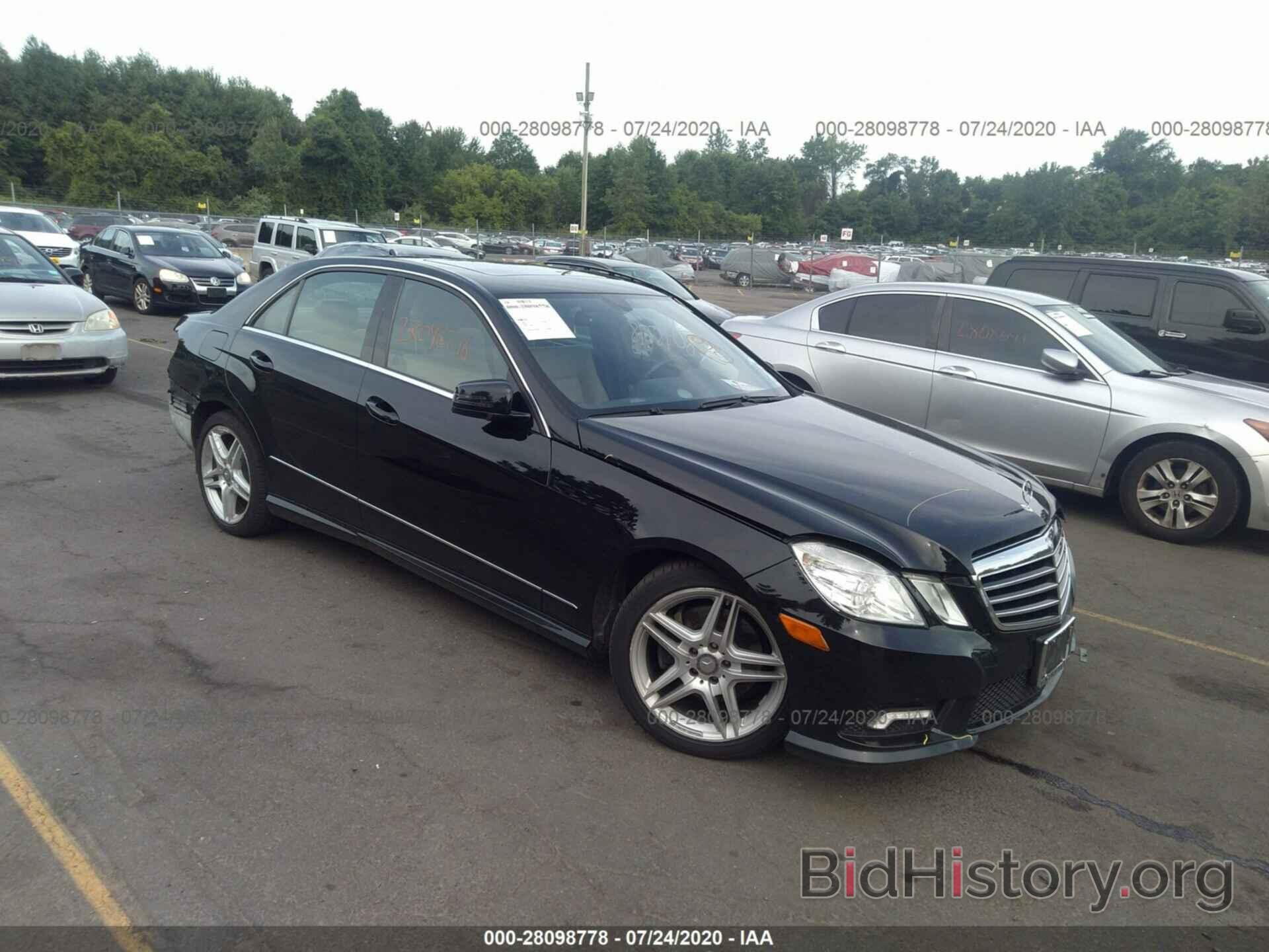 Photo WDDHF8HB2BA350223 - MERCEDES-BENZ E-CLASS 2011