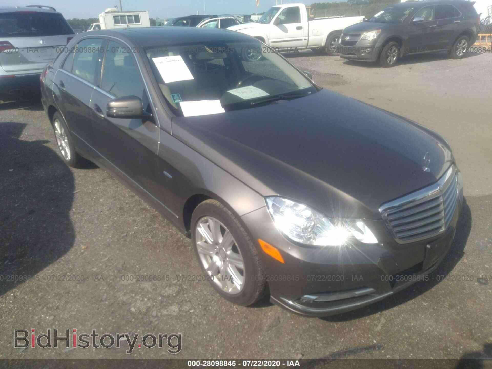 Photo WDDHF2EBXCA518466 - MERCEDES-BENZ E-CLASS 2012