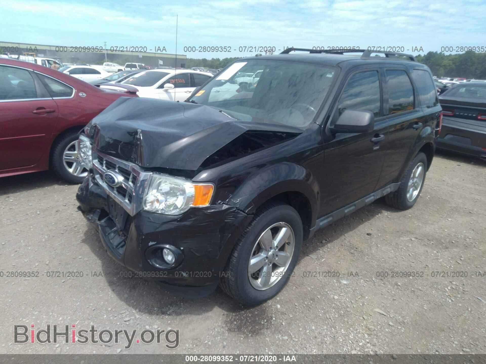 2011 FORD ESCAPE - VIN: 1FMCU0D74BKA86263 - Фото 2