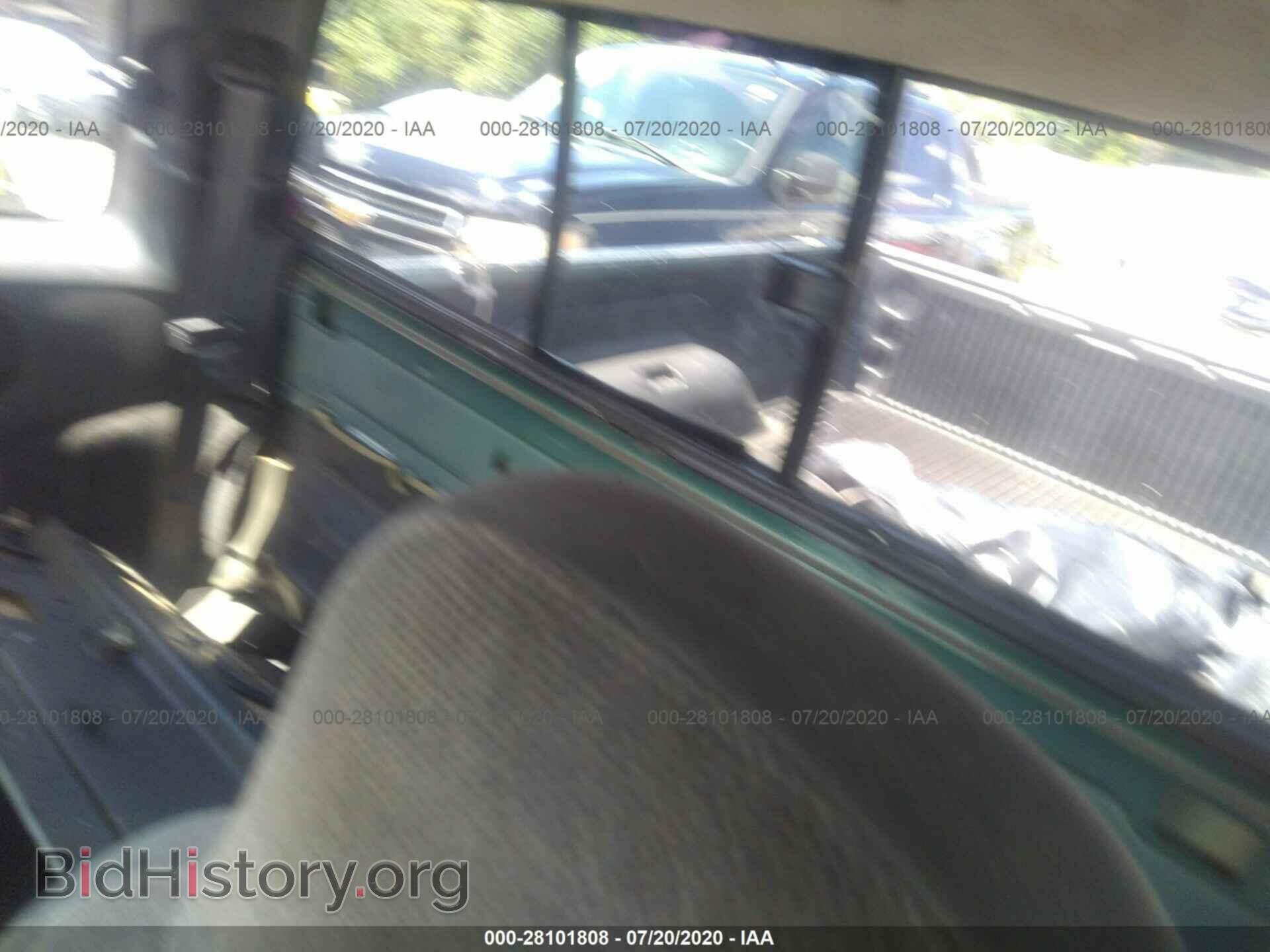 2000 DODGE DAKOTA - VIN: 1B7GL22X6YS723296 - Фото 8