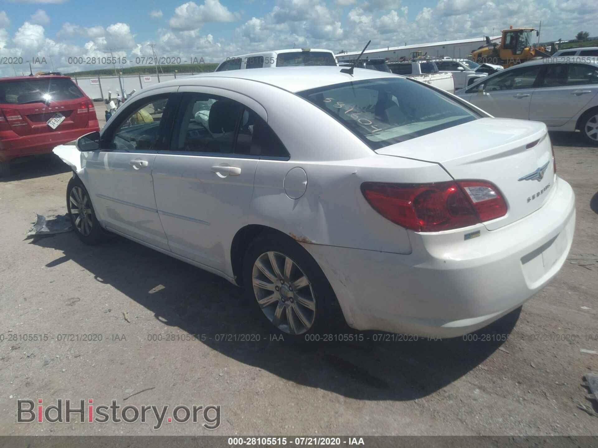 2010 CHRYSLER SEBRING - VIN: 1C3CC5FD7AN194563 - Фото 3