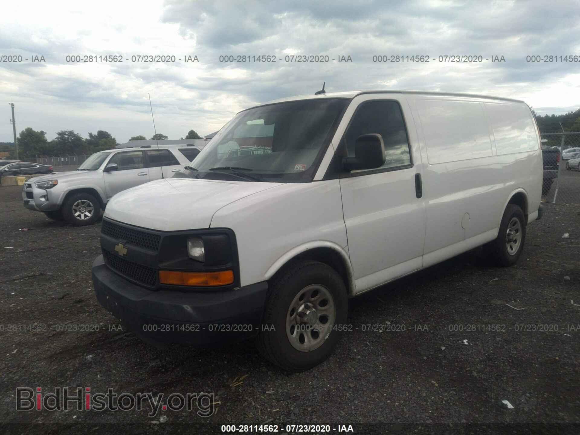 2013 CHEVROLET EXPRESS CARGO VAN - VIN: 1GCSGAFX7D1136463 - Photo 2