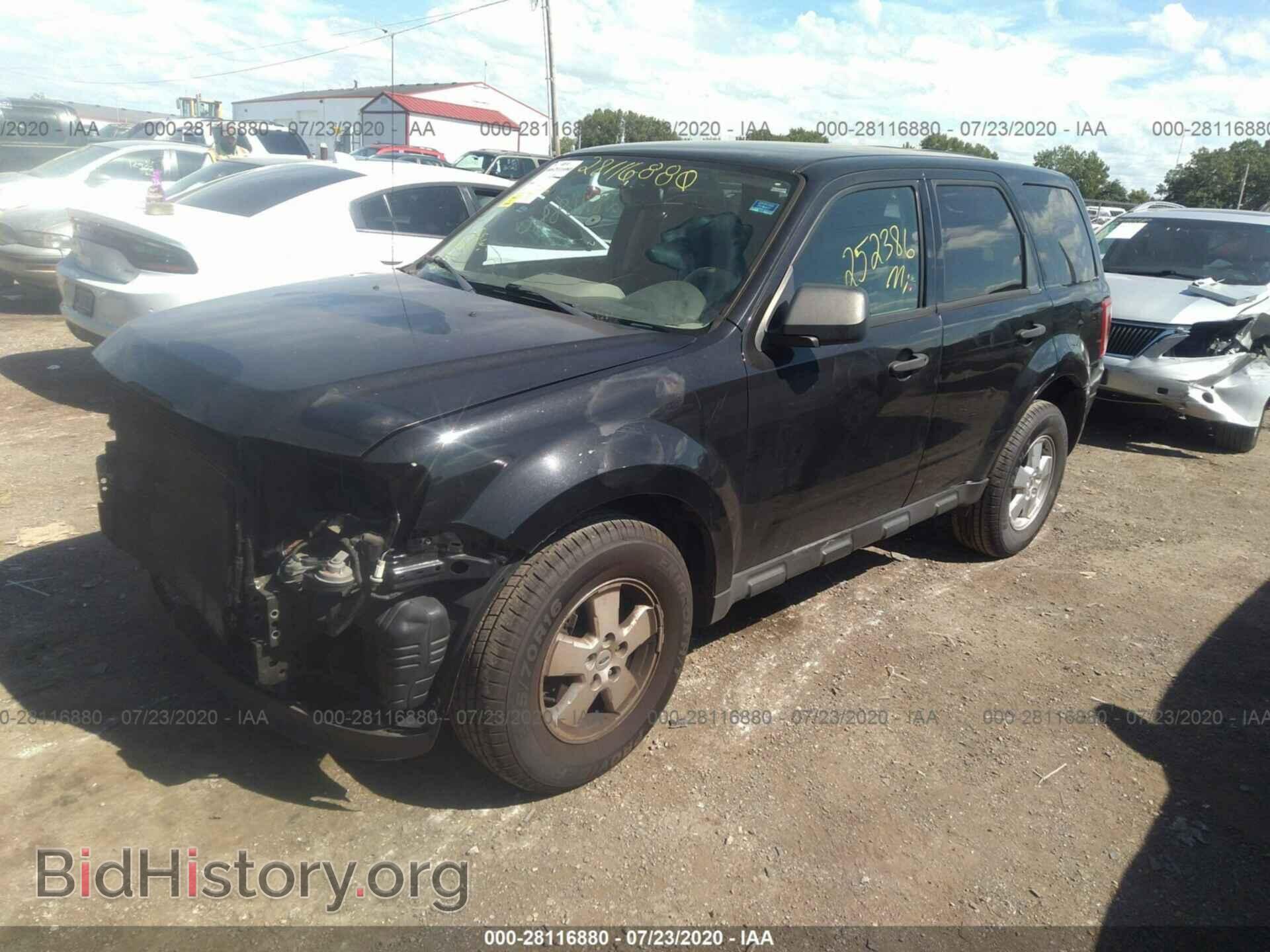 2011 FORD ESCAPE - VIN: 1FMCU0C75BKB60694 - Фото 2
