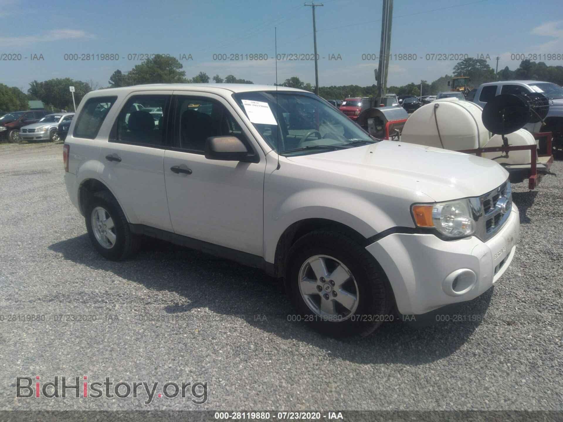 Фотография 1FMCU0C75BKB56919 - FORD ESCAPE 2011