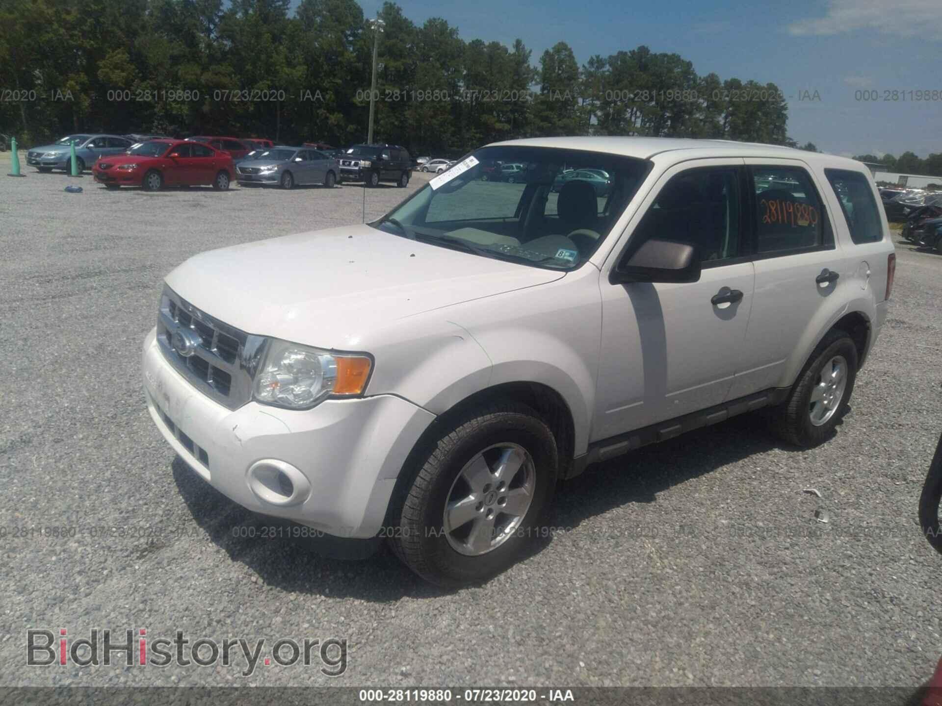 2011 FORD ESCAPE - VIN: 1FMCU0C75BKB56919 - Фото 2