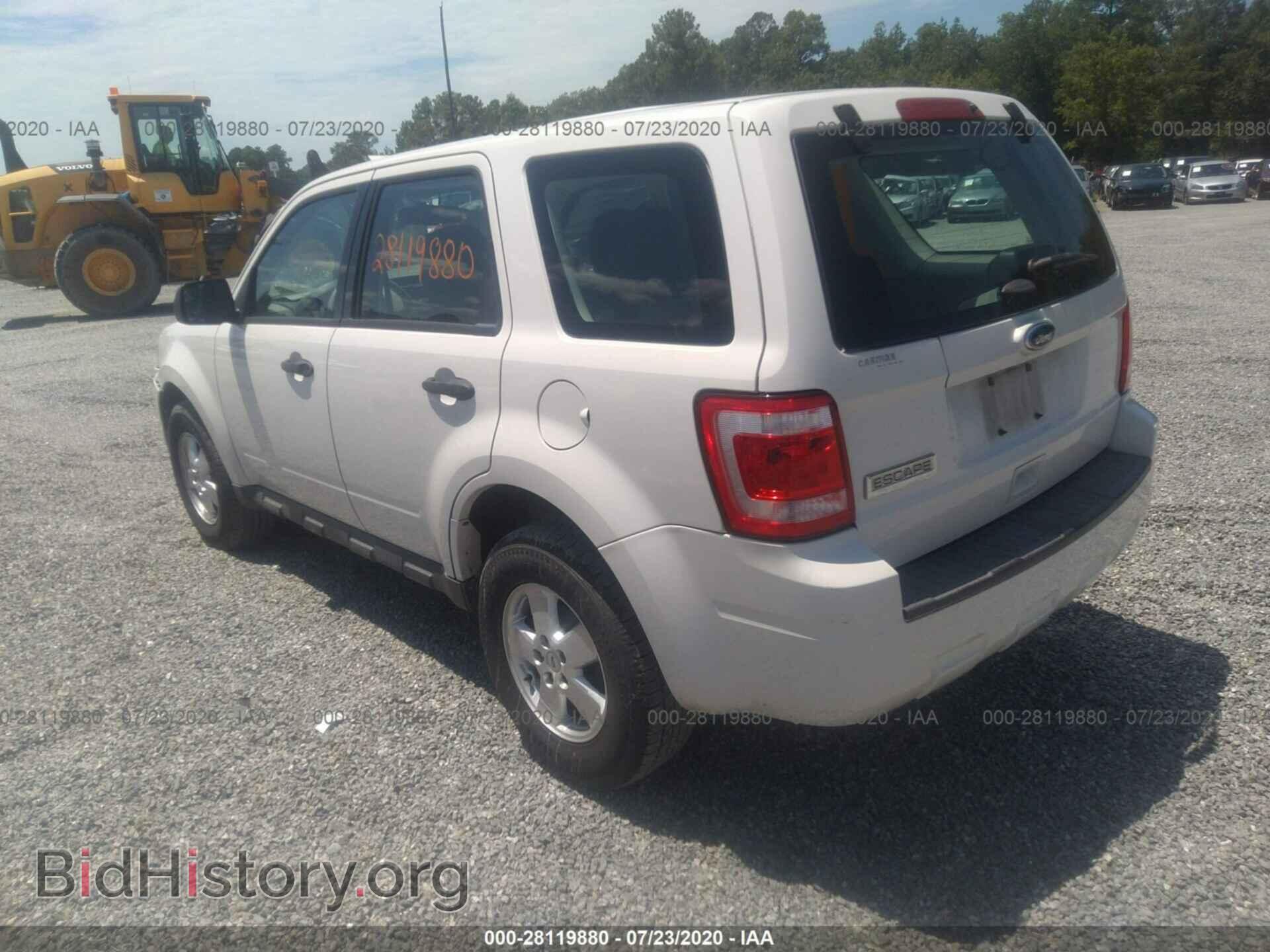 2011 FORD ESCAPE - VIN: 1FMCU0C75BKB56919 - Фото 3