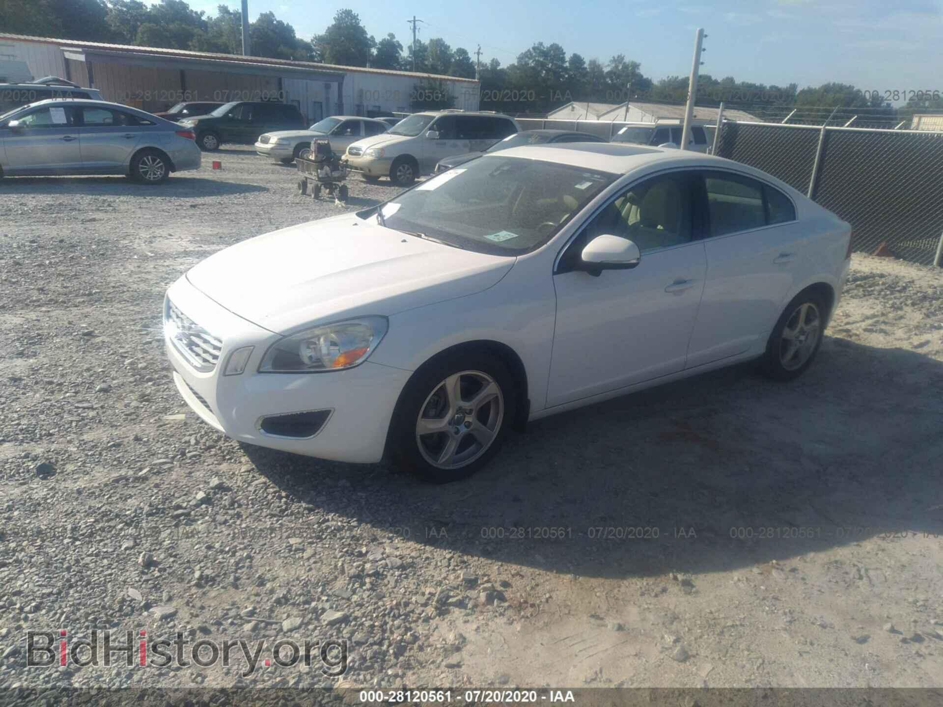 2012 Volvo S60 - VIN: YV1622F5XC2108251 - Фото 2