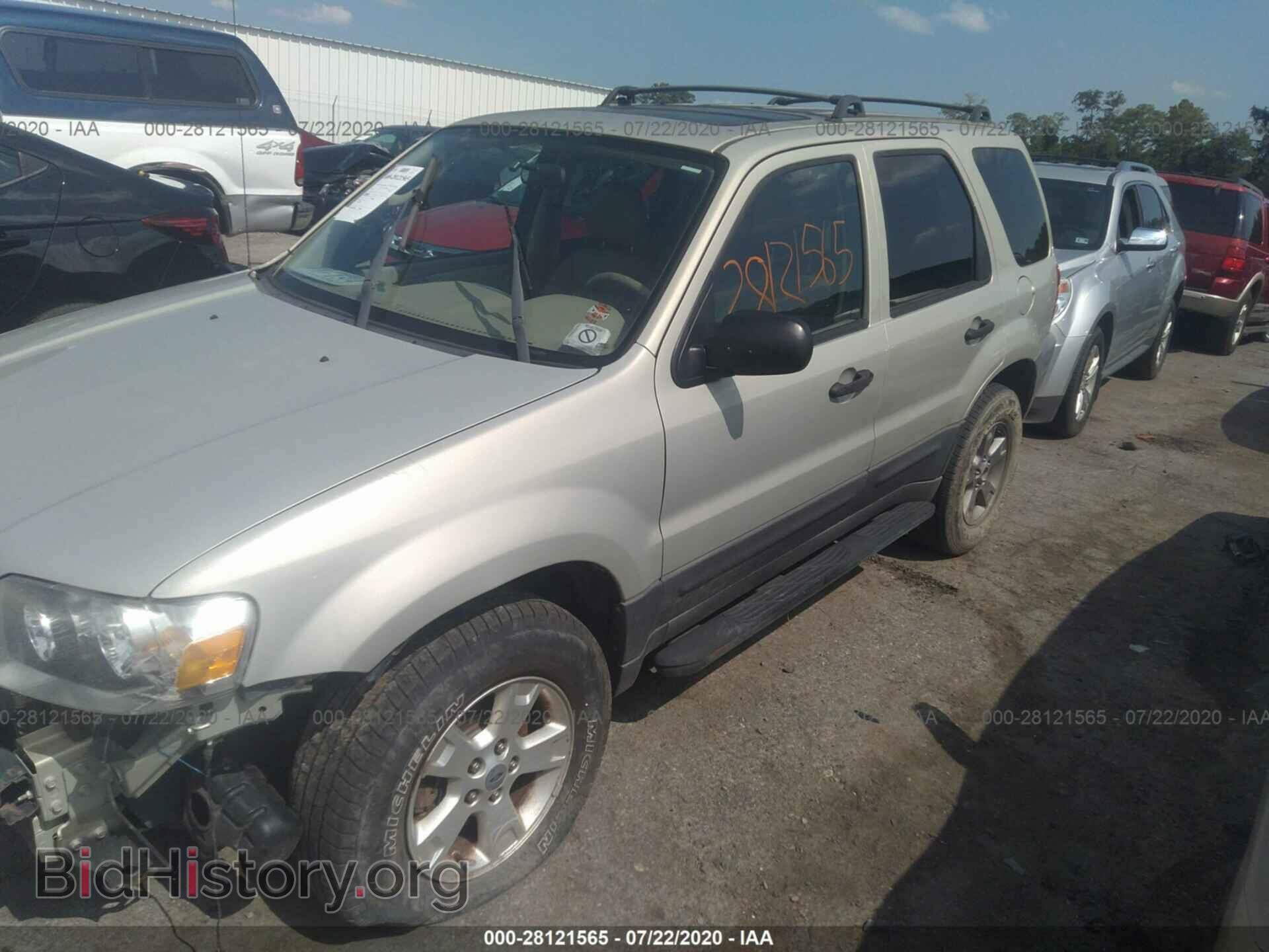 2005 FORD ESCAPE - VIN: 1FMYU93155DA18182 - Photo 2