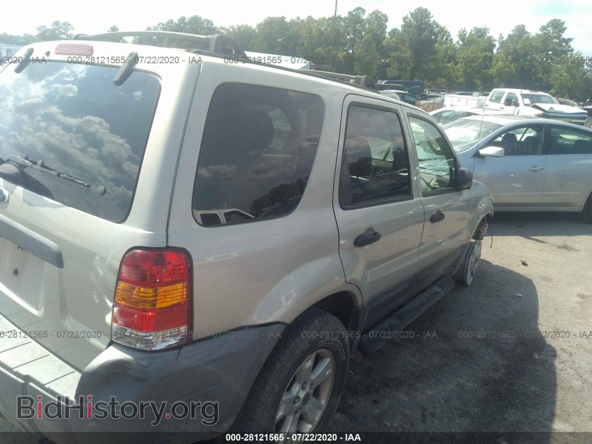 2005 FORD ESCAPE - VIN: 1FMYU93155DA18182 - Photo 4