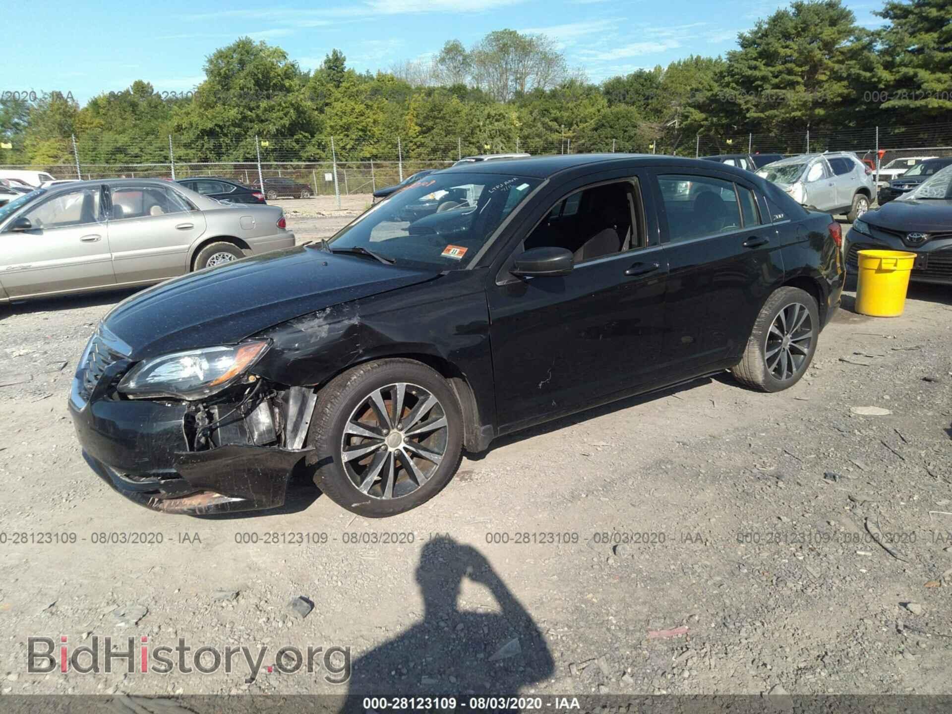 2014 CHRYSLER 200 - VIN: 1C3CCBBB0EN153085 - Фото 2