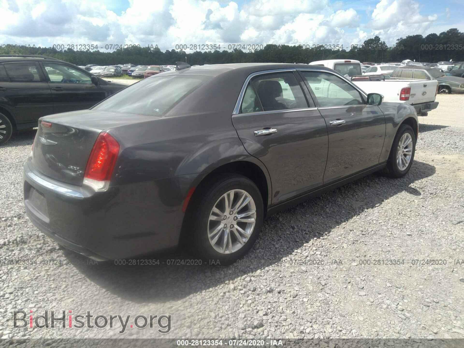 2016 CHRYSLER 300 - VIN: 2C3CCAEG6GH342921 - Photo 4