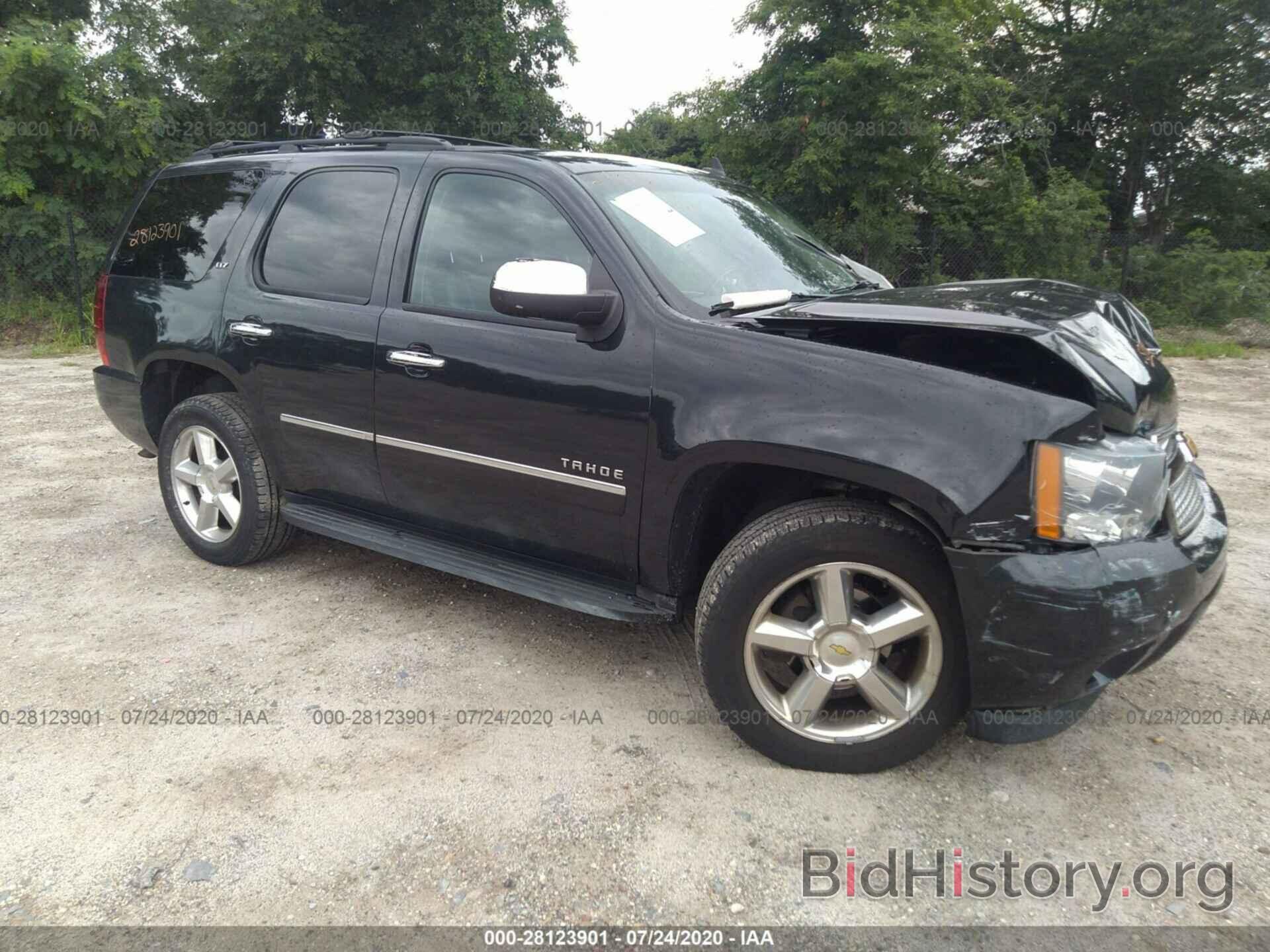 Photo 1GNSKCE07CR122066 - CHEVROLET TAHOE 2012