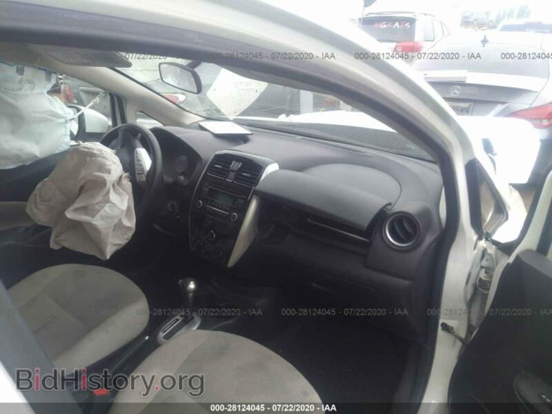 2015 Nissan VERSA NOTE (VIN 3N1CE2CP2FL360968) — фото 5 из 11