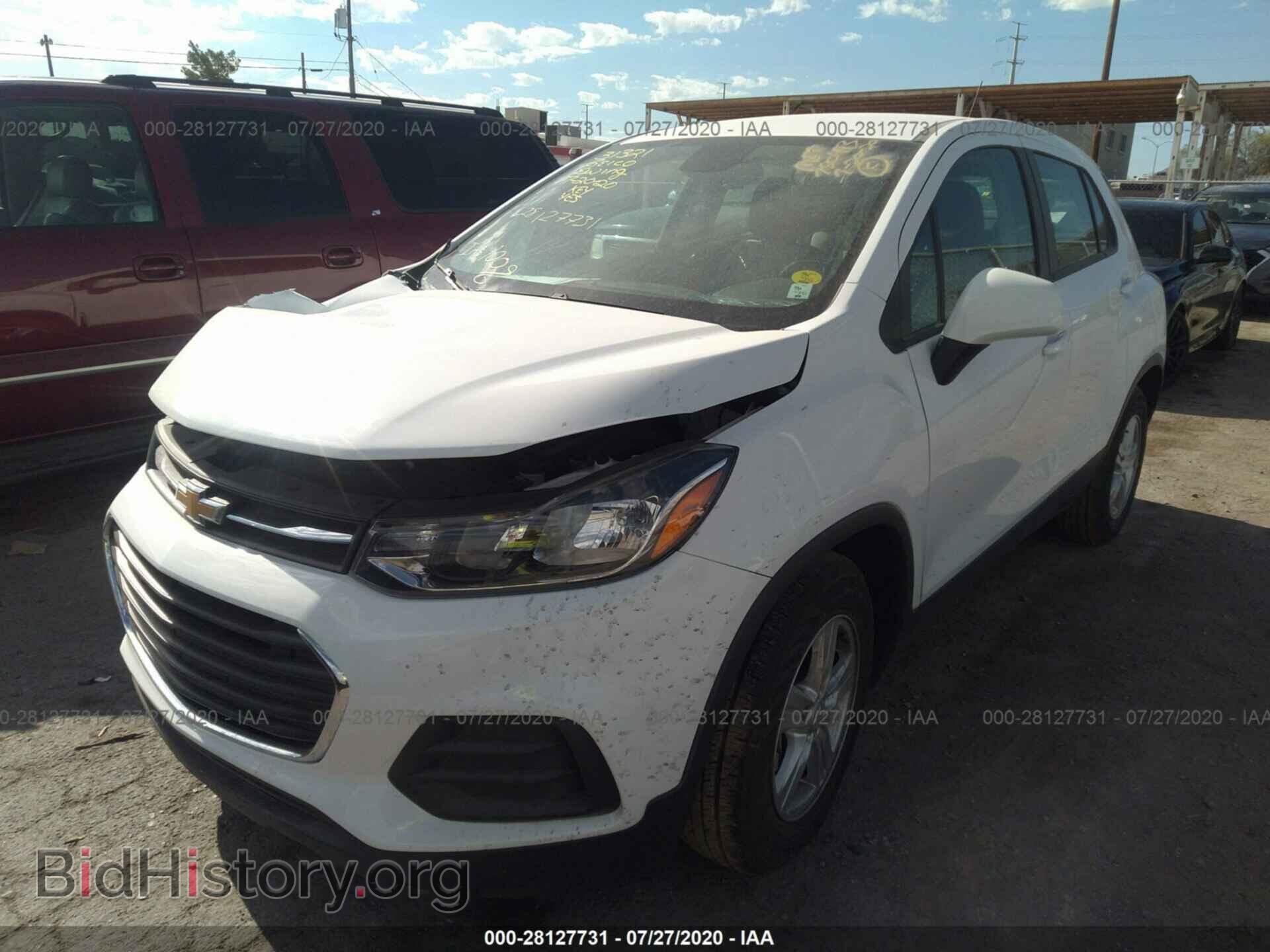 2020 CHEVROLET TRAX - VIN: 3GNCJKSB9LL112556 - Фото 2