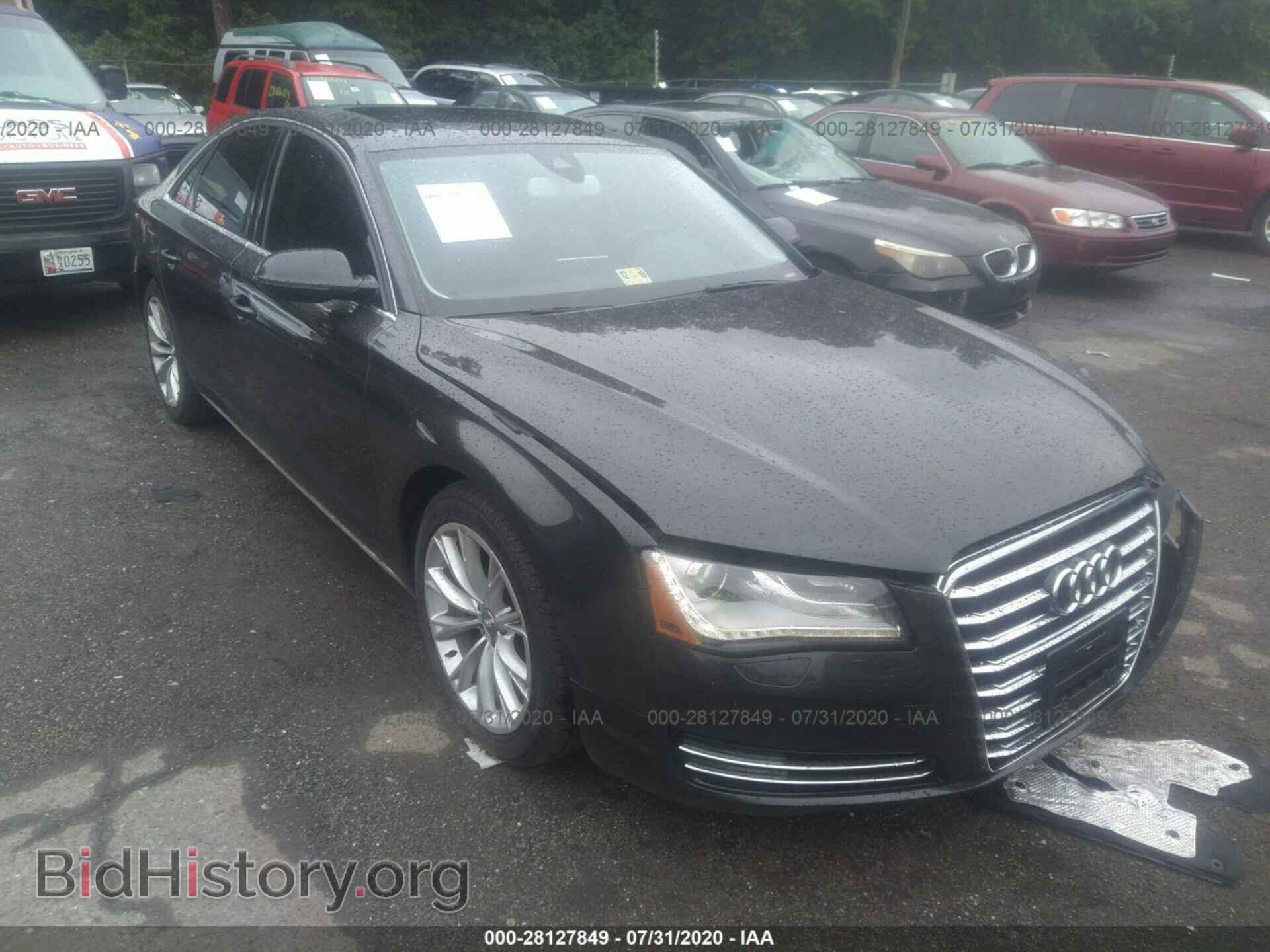 Photo WAUAVAFD3BN018193 - AUDI A8 2011