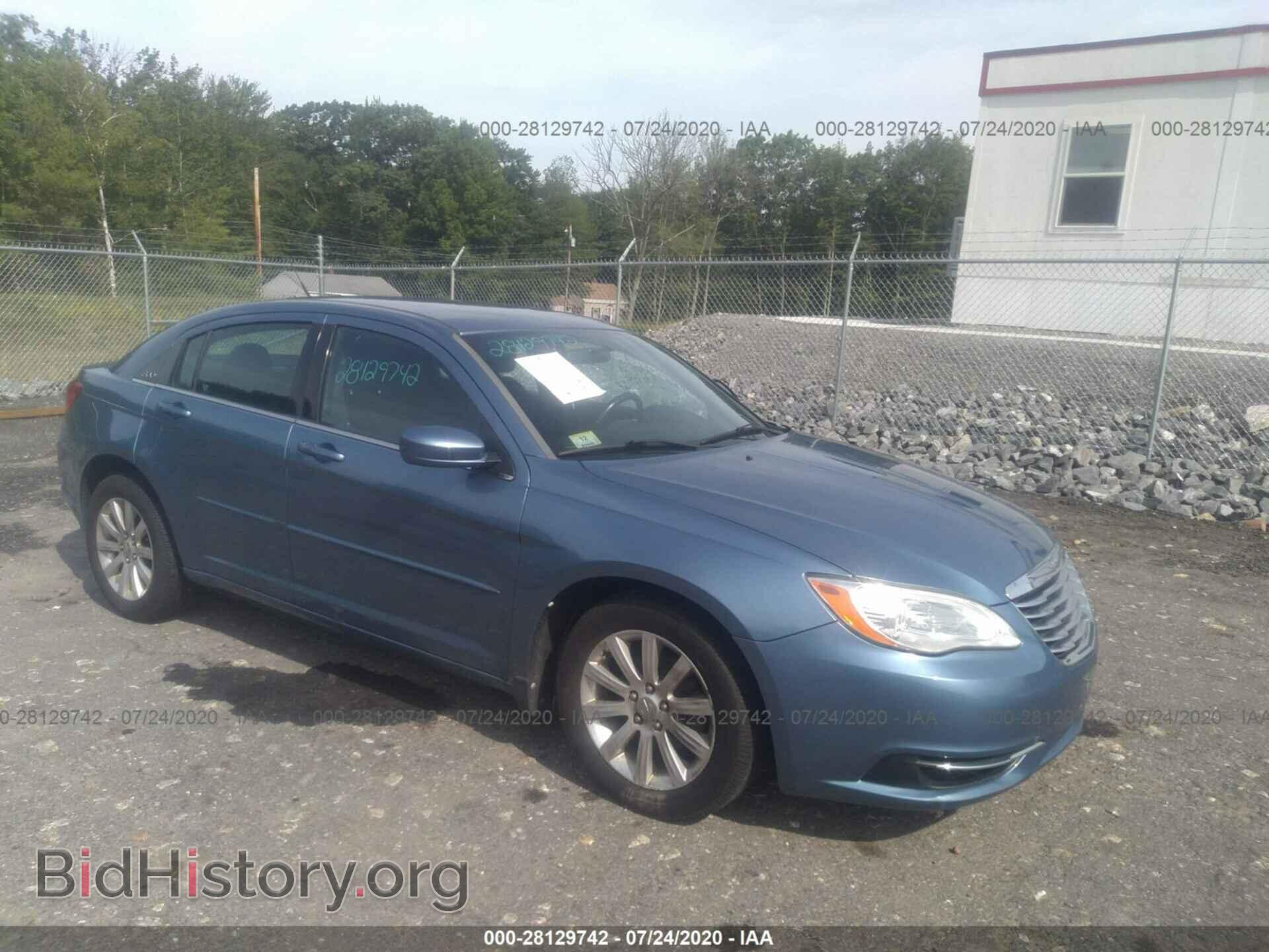 Photo 1C3BC1FG1BN550554 - CHRYSLER 200 2011