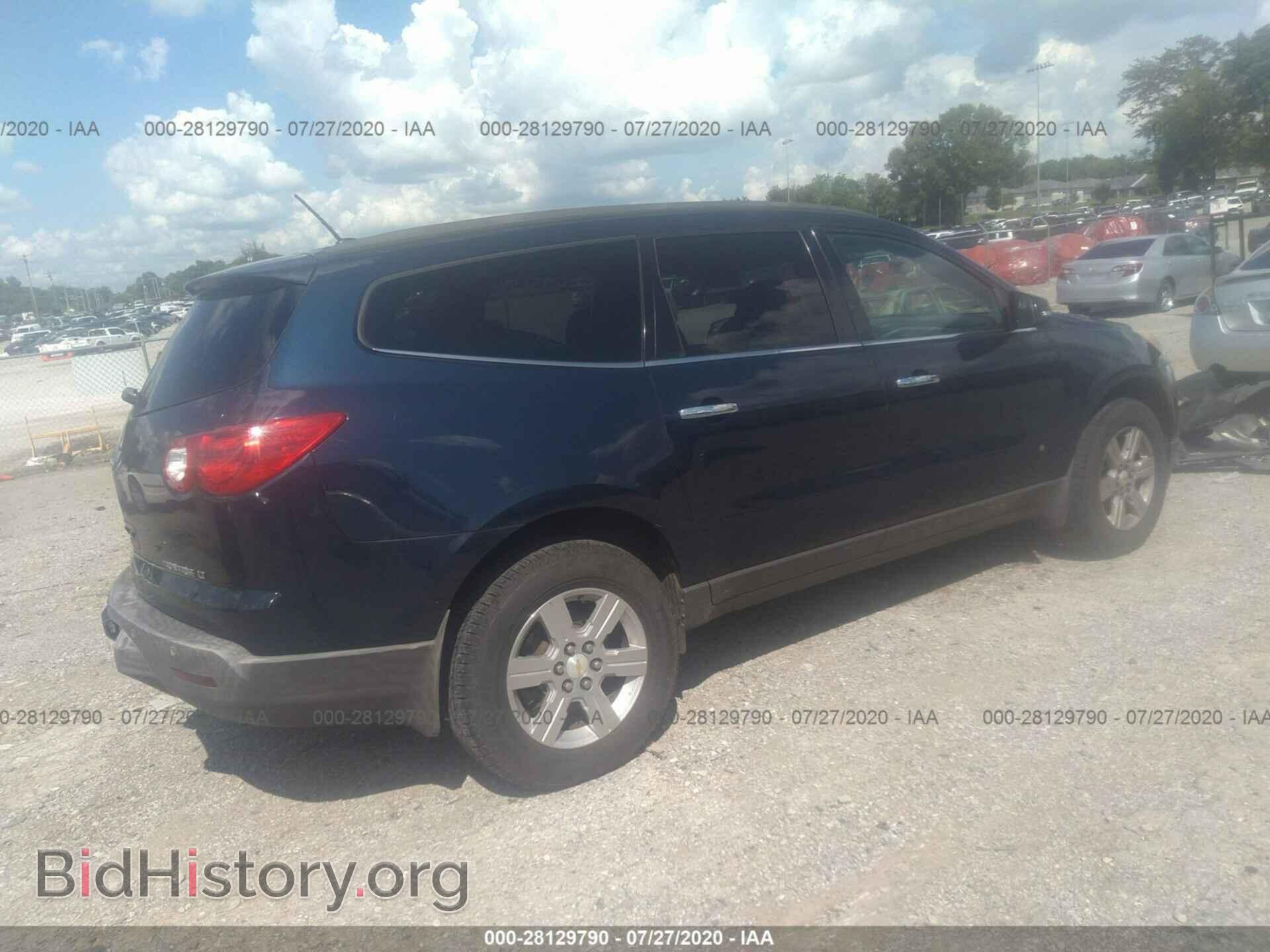 2010 CHEVROLET TRAVERSE - VIN: 1GNLRFED2AS124835 - Фото 4