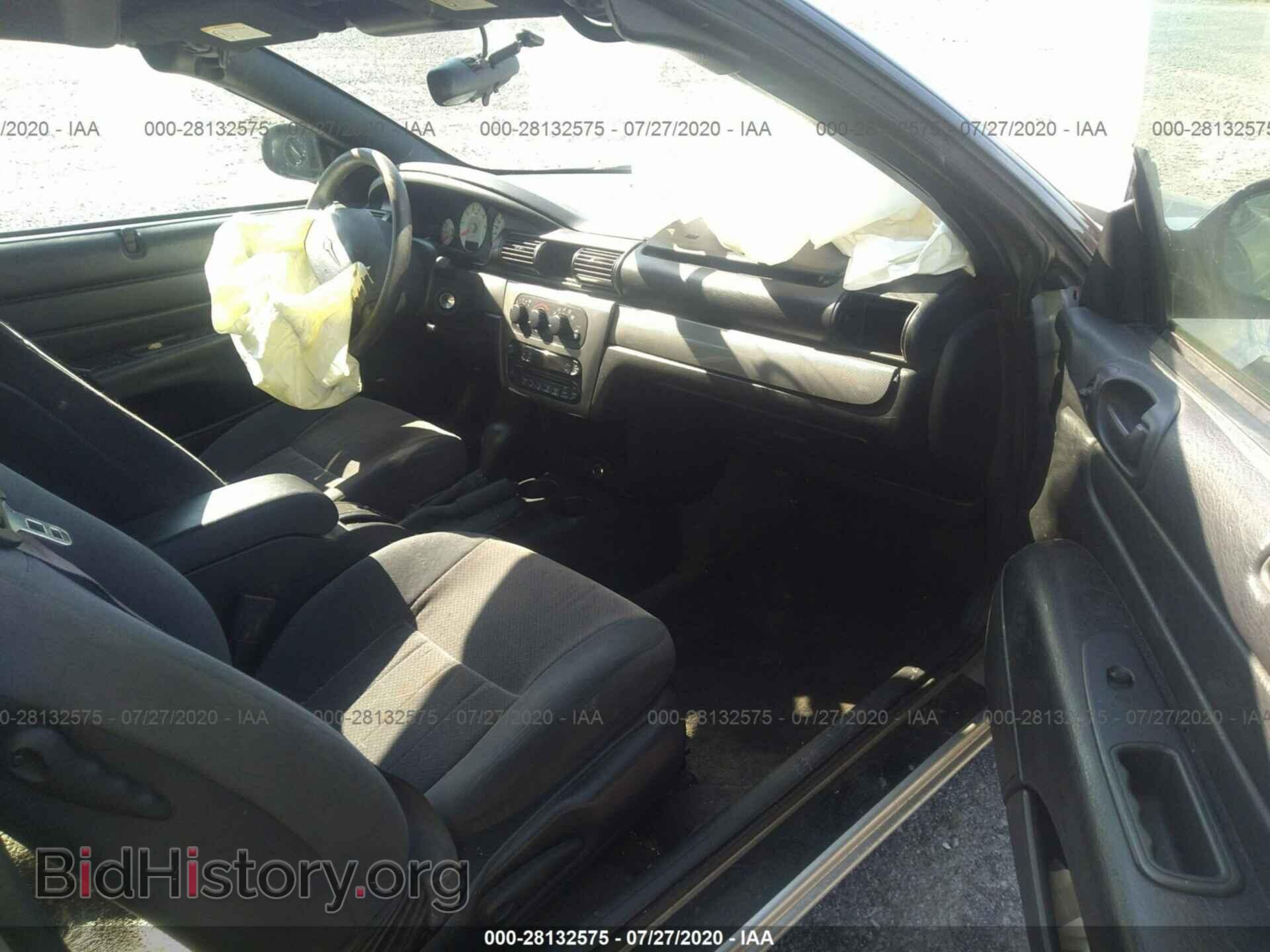 2004 CHRYSLER SEBRING - VIN: 1C3EL75R34N374449 - Фото 5