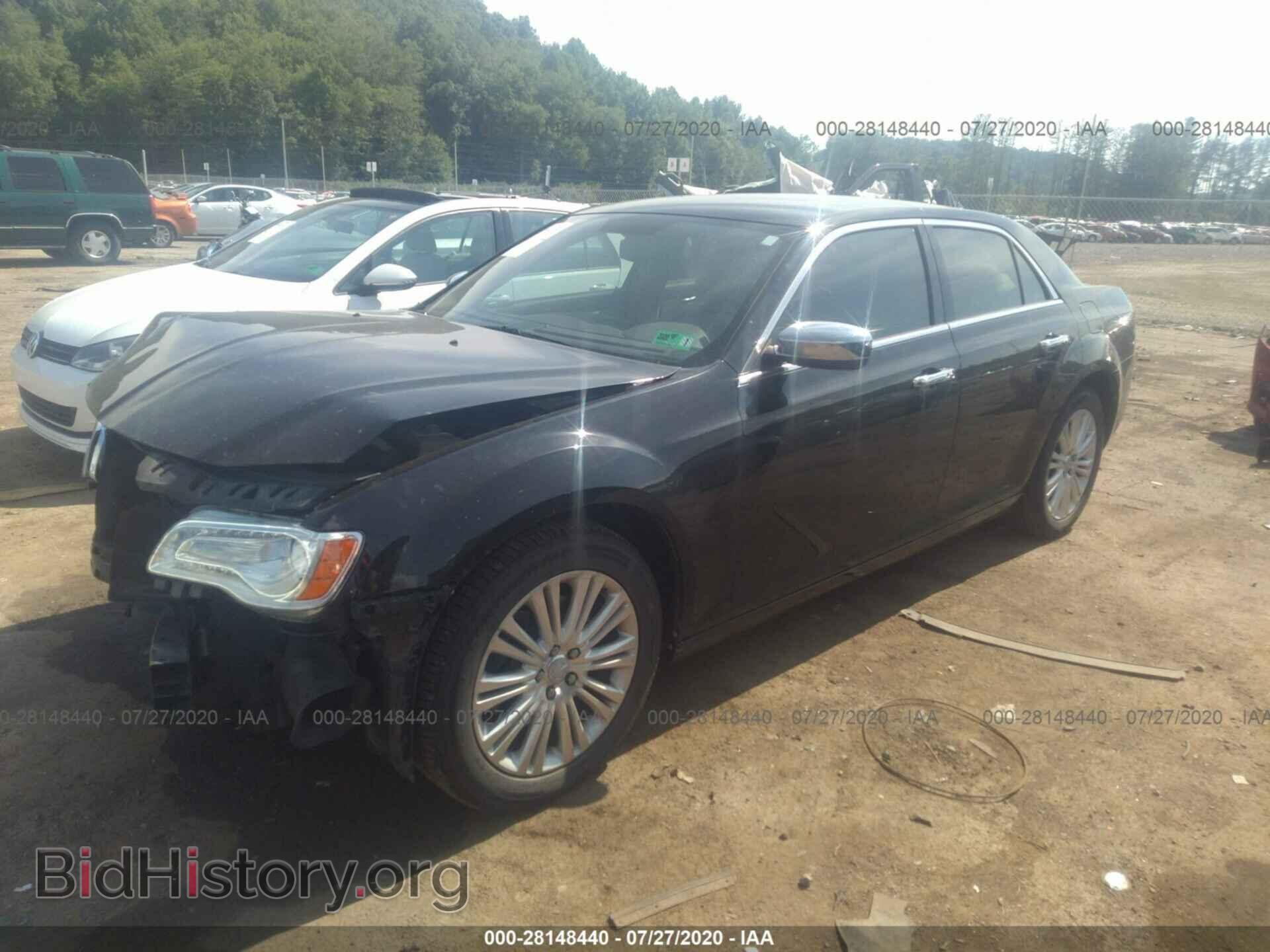2013 CHRYSLER 300 - VIN: 2C3CCARG8DH564558 - Фото 2