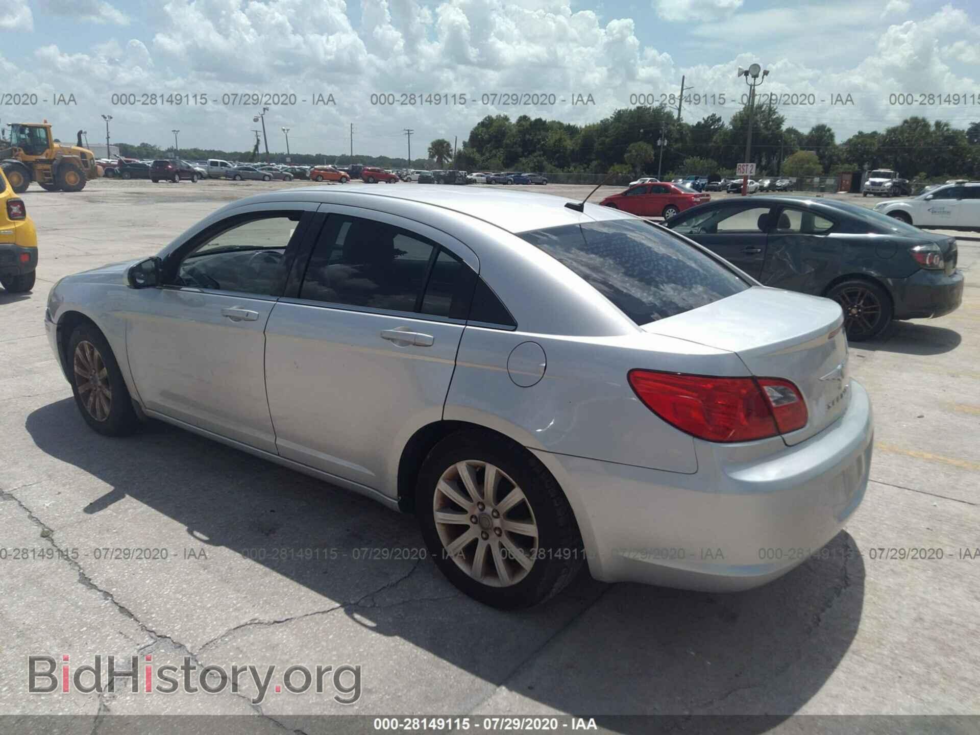 2010 CHRYSLER SEBRING - VIN: 1C3CC5FB9AN220420 - Фото 3