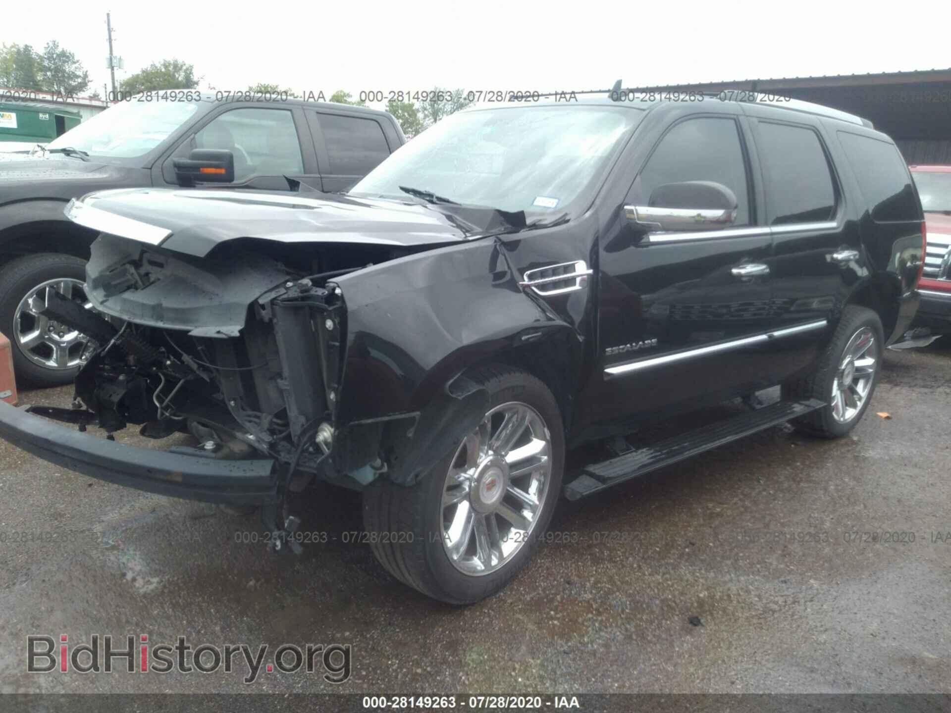 2011 CADILLAC ESCALADE - VIN: 1GYS4DEF2BR370330 - Фото 2