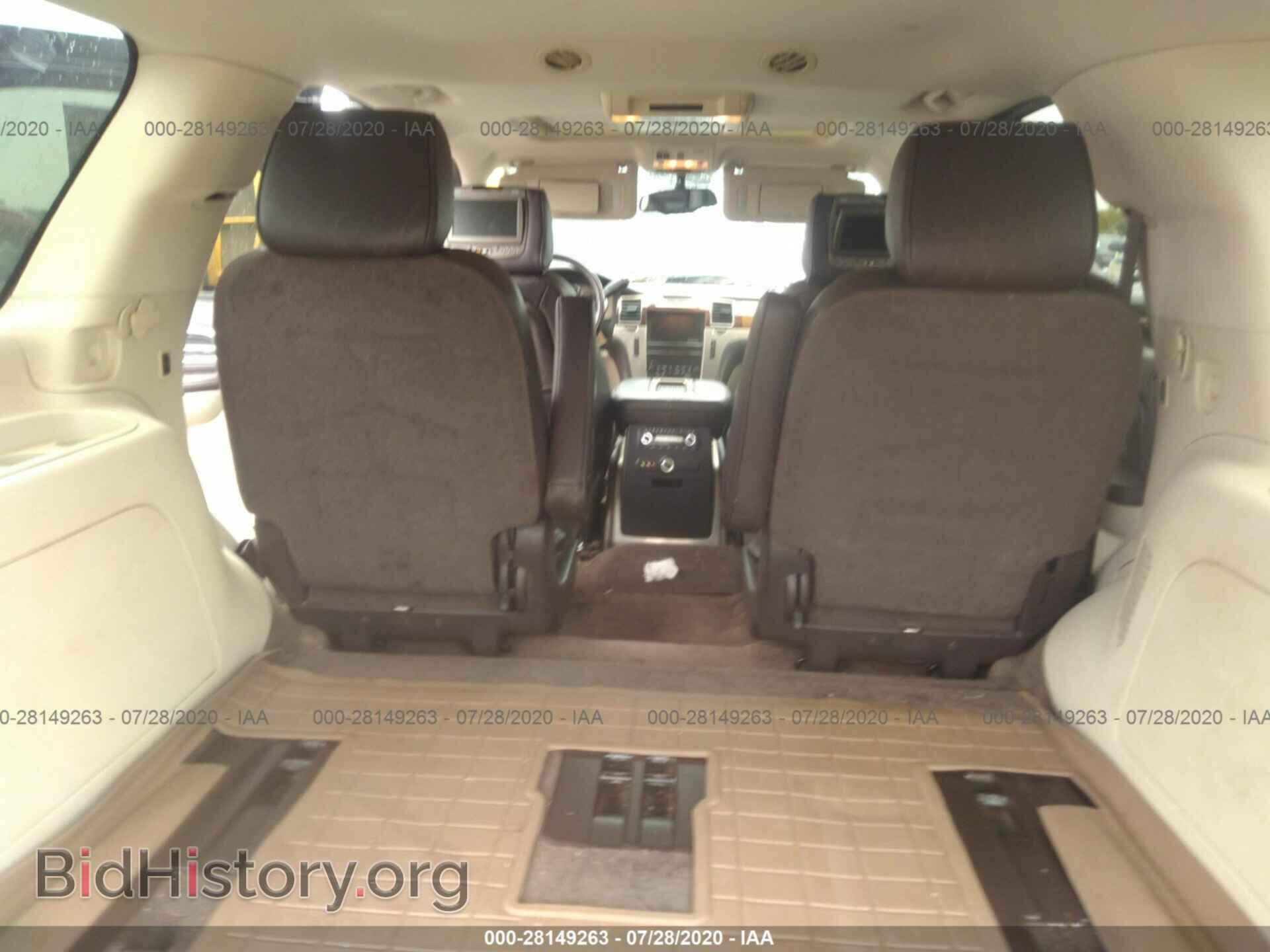 2011 CADILLAC ESCALADE - VIN: 1GYS4DEF2BR370330 - Фото 8