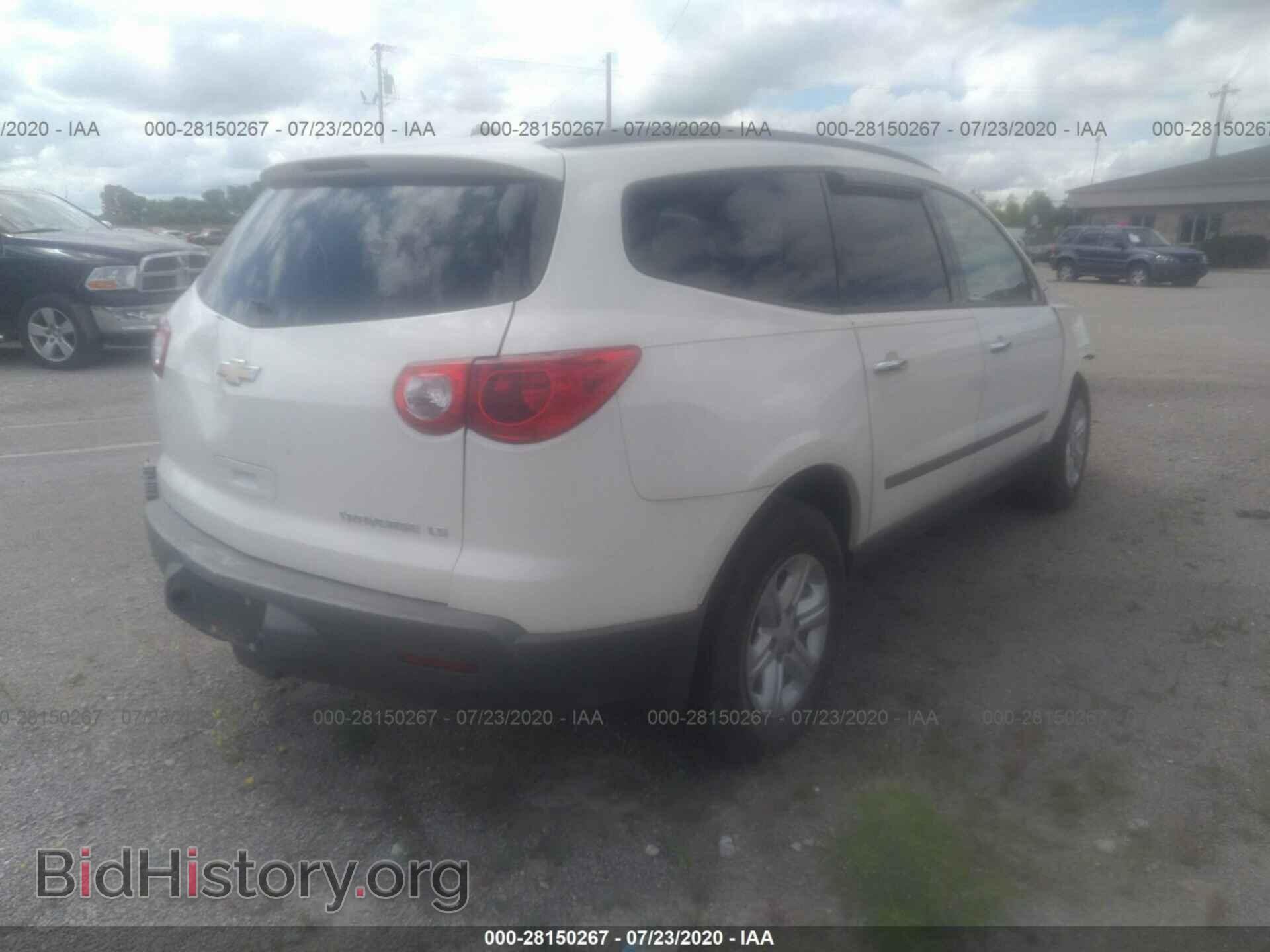 2011 CHEVROLET TRAVERSE - VIN: 1GNKRFED2BJ391105 - Фото 4