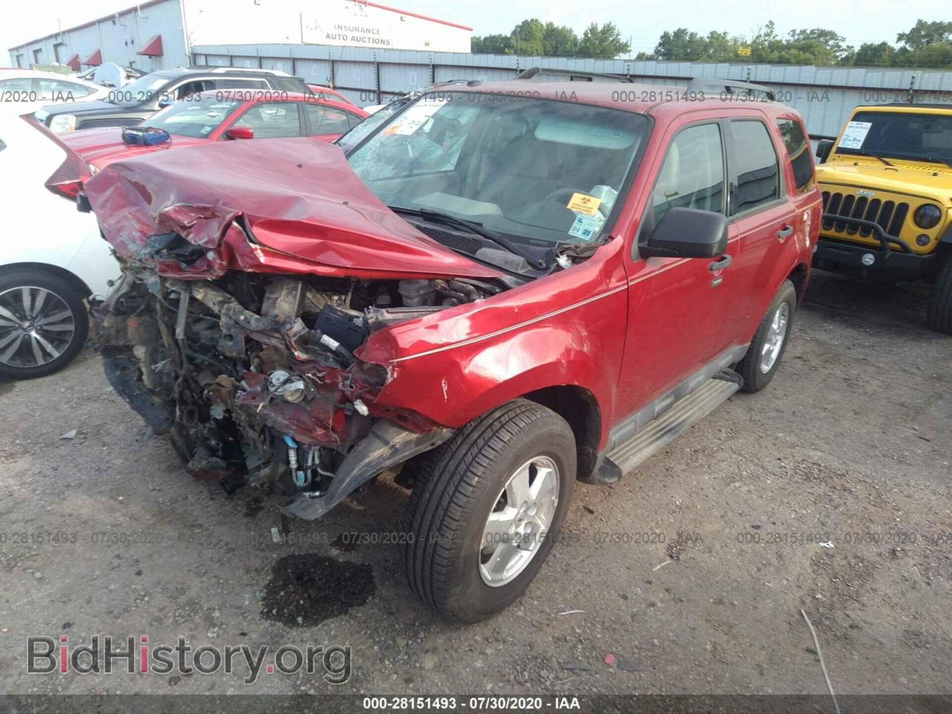 2011 FORD ESCAPE - VIN: 1FMCU0DG4BKB83916 - Фото 2