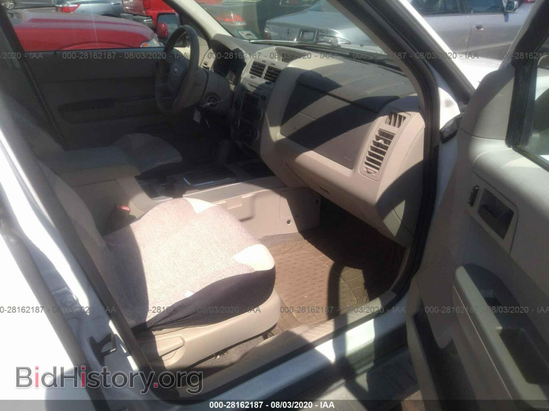 2008 FORD ESCAPE - VIN: 1FMCU93118KB04809 - Фото 5