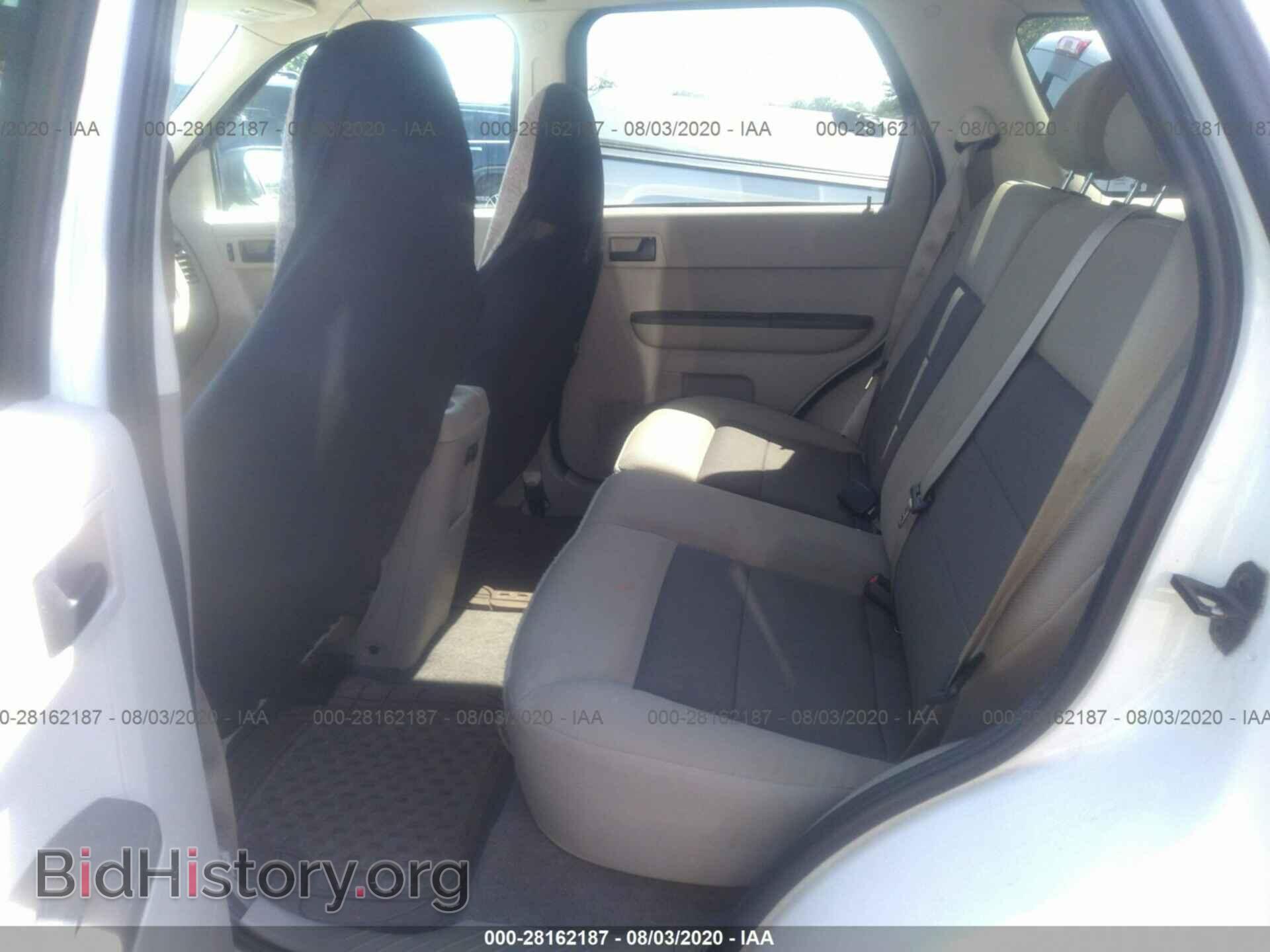 2008 FORD ESCAPE - VIN: 1FMCU93118KB04809 - Фото 8