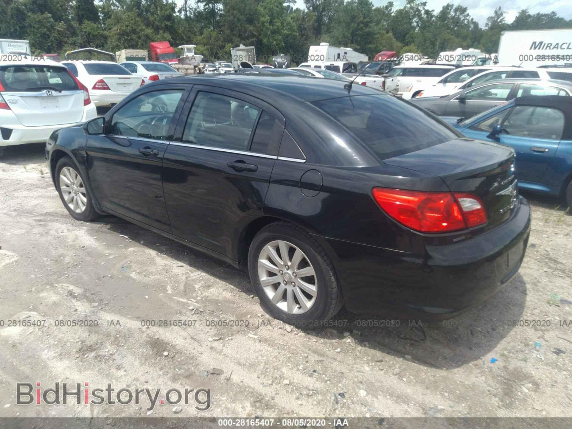 2010 CHRYSLER SEBRING - VIN: 1C3CC5FB1AN138388 - Фото 3