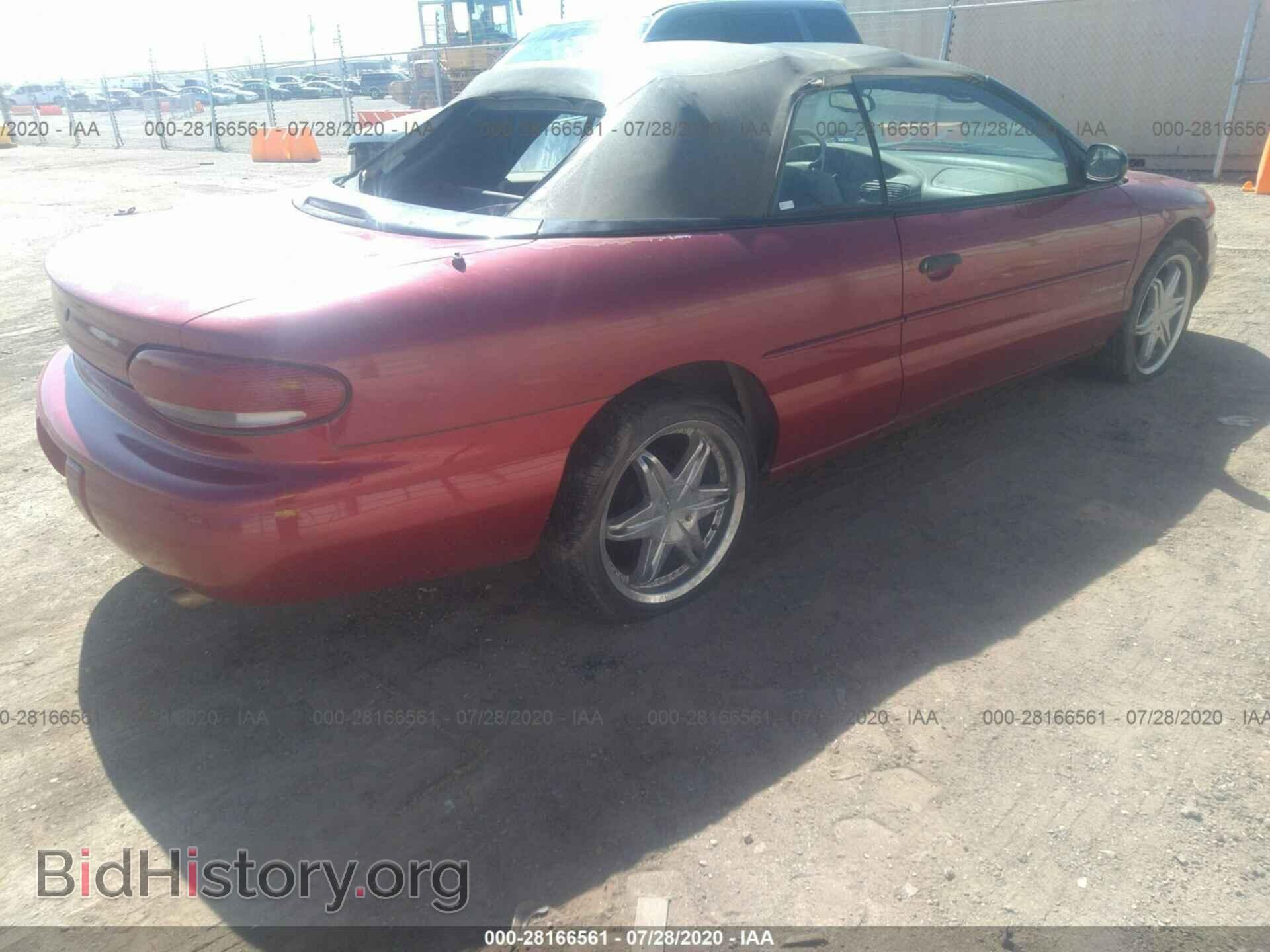 1996 Chrysler Sebring - VIN: 3C3EL45X4TT263095 - Photo 4