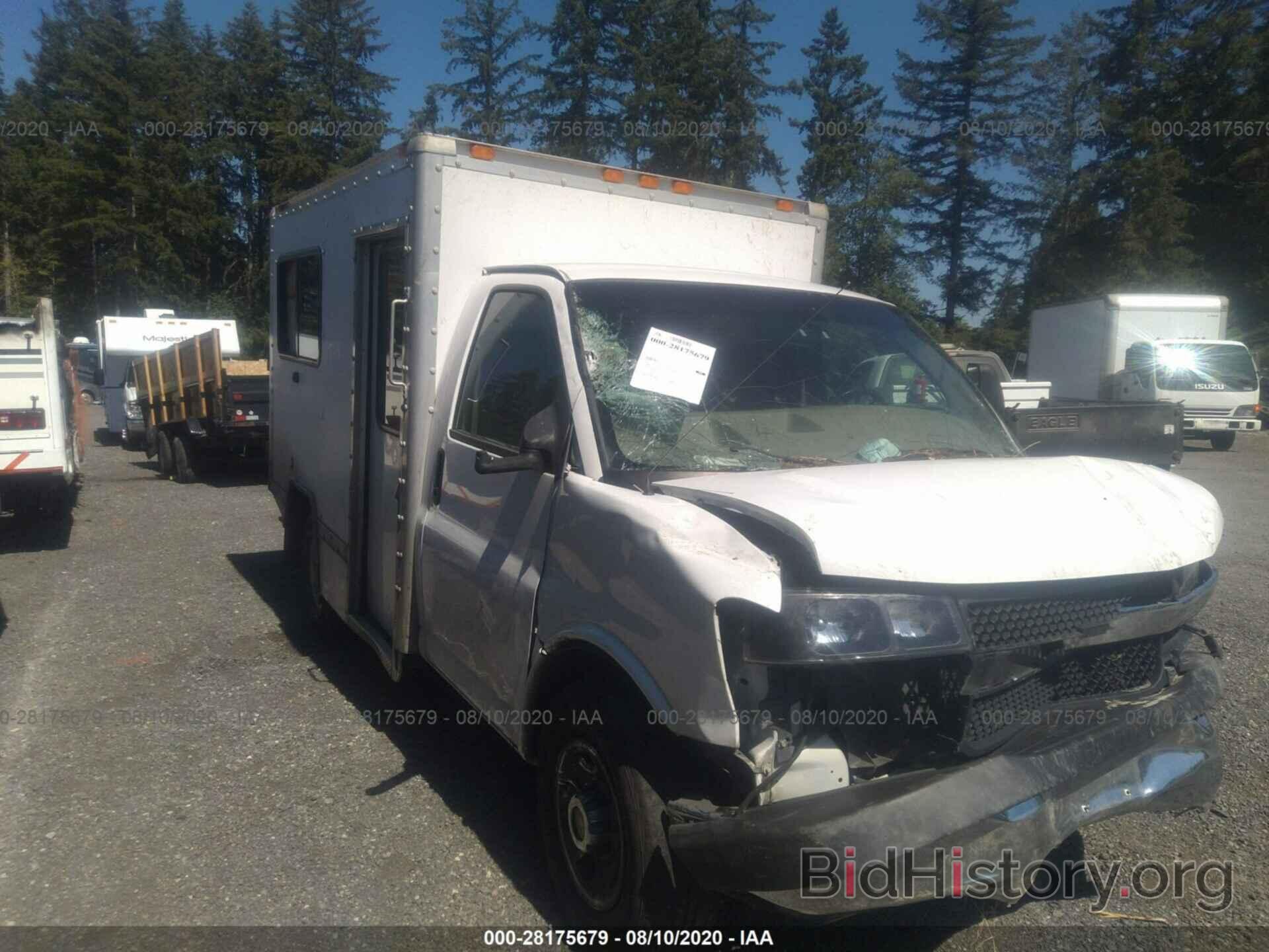 Photo 1GBHG31C481212998 - CHEVROLET EXPRESS COMMERCIAL 2008