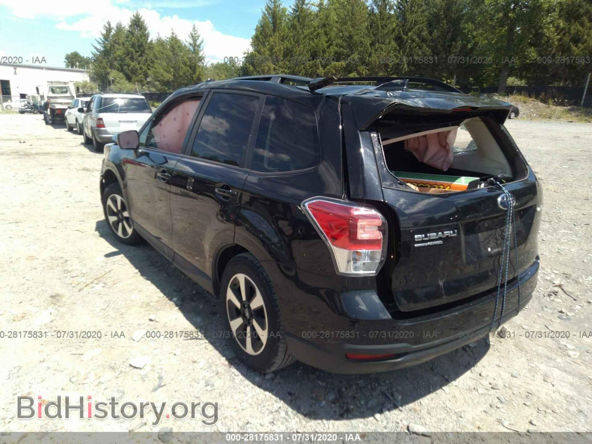 2018 SUBARU FORESTER - VIN: JF2SJADC2JH557979 - Фото 3