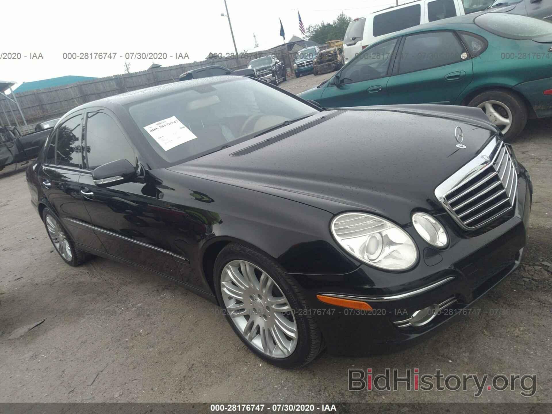 Photo WDBUF56X68B195067 - MERCEDES-BENZ E-CLASS 2008