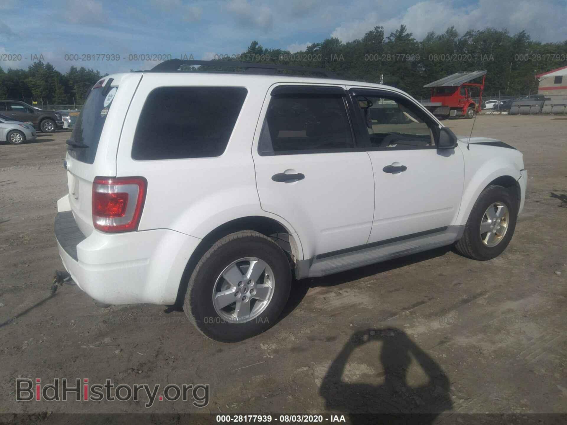 2011 FORD ESCAPE - VIN: 1FMCU0D79BKA82855 - Фото 4