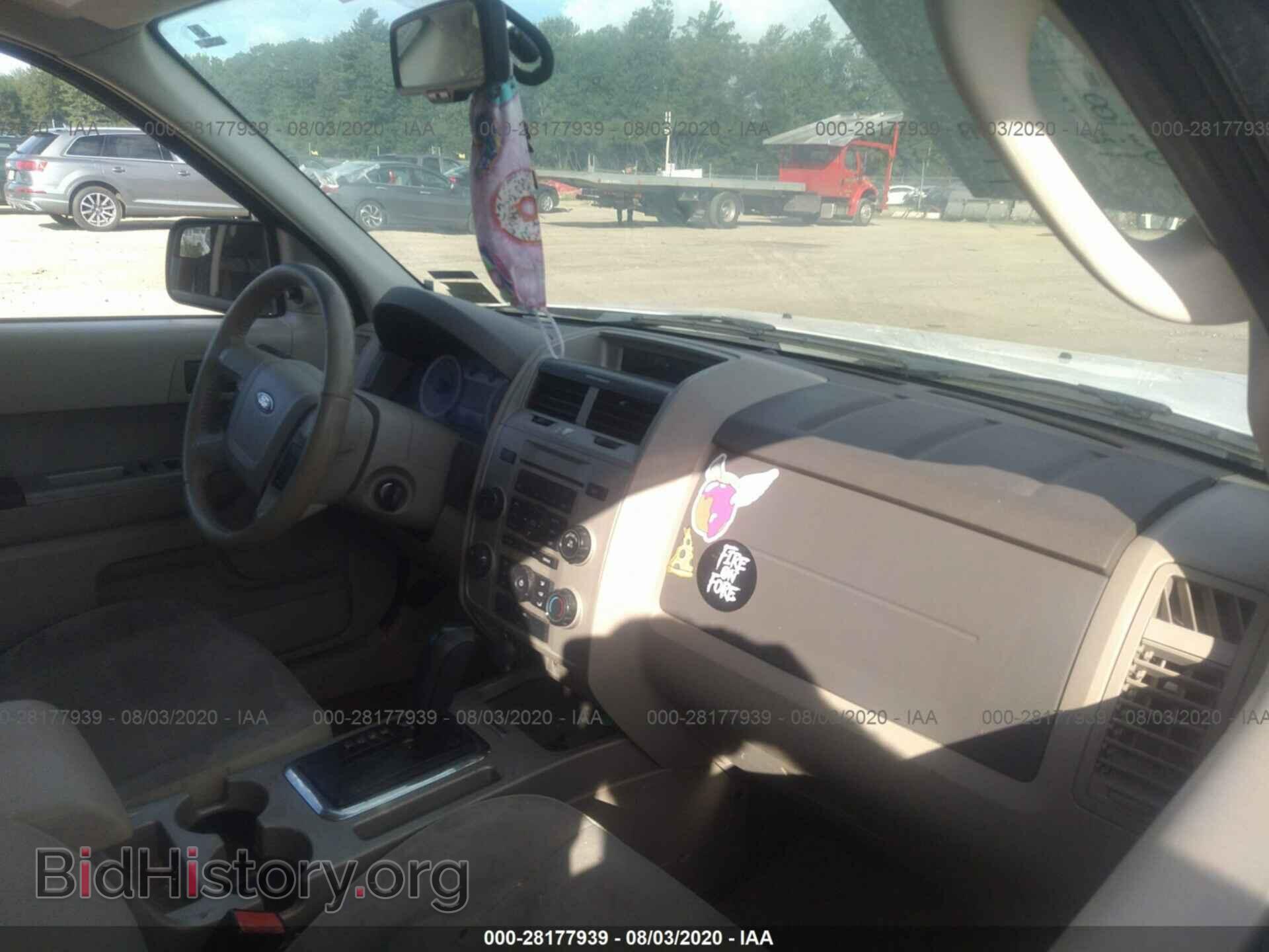 2011 FORD ESCAPE - VIN: 1FMCU0D79BKA82855 - Фото 5