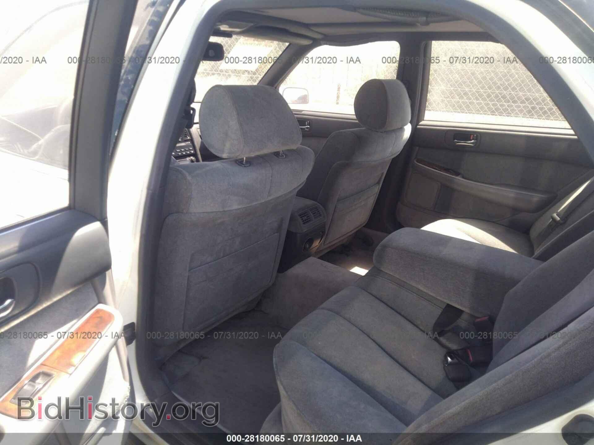 1990 LEXUS LS - VIN: JT8UF11E8L0000542 - Фото 8