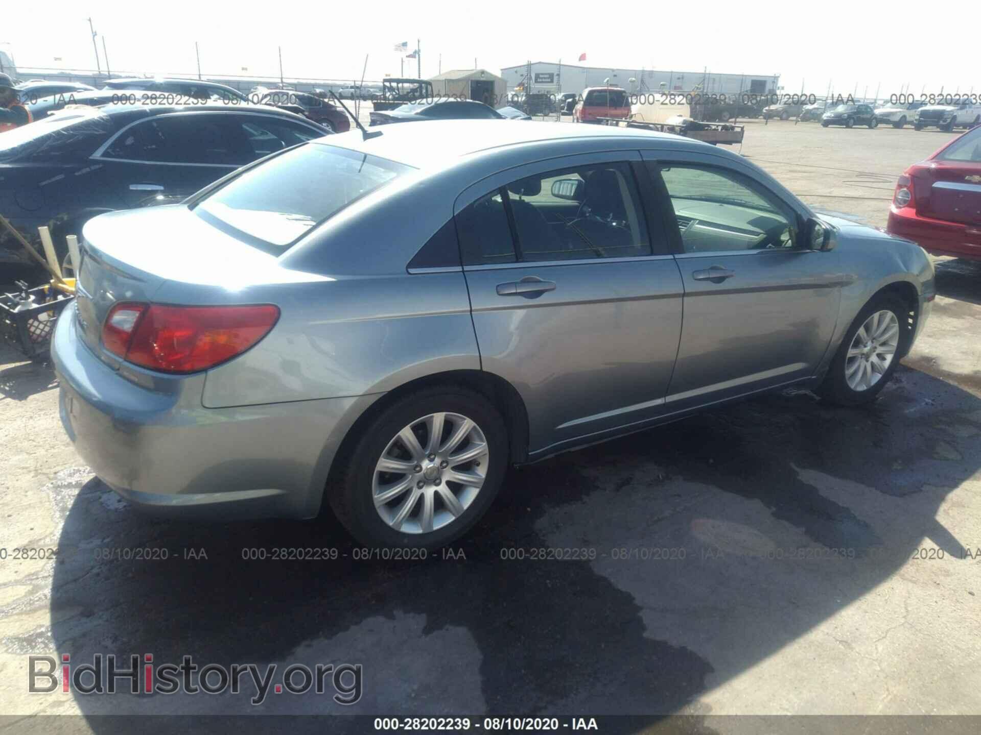 2010 CHRYSLER SEBRING - VIN: 1C3CC5FB1AN180690 - Фото 4