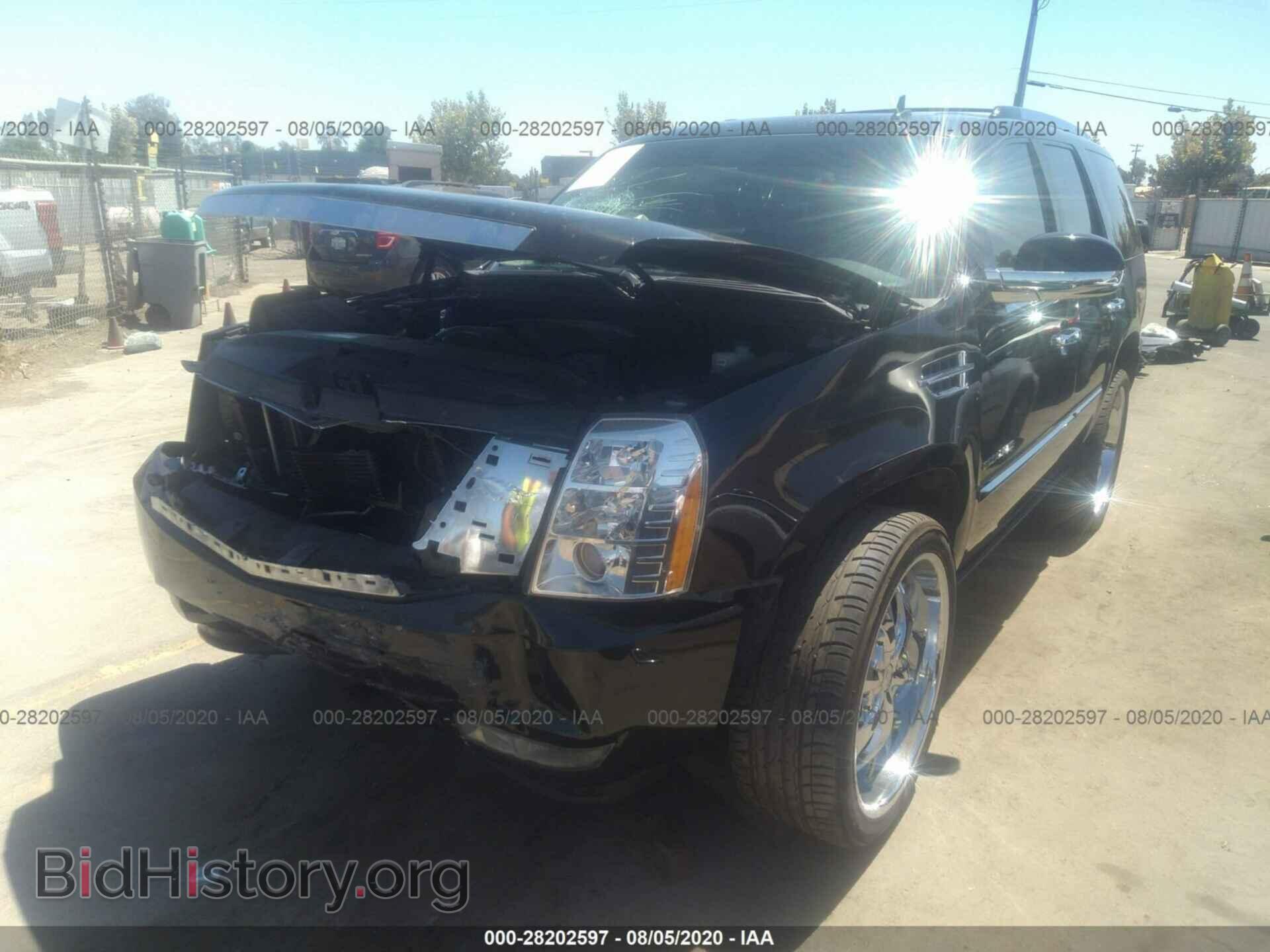 2011 CADILLAC ESCALADE - VIN: 1GYS4CEF8BR276446 - Фото 2