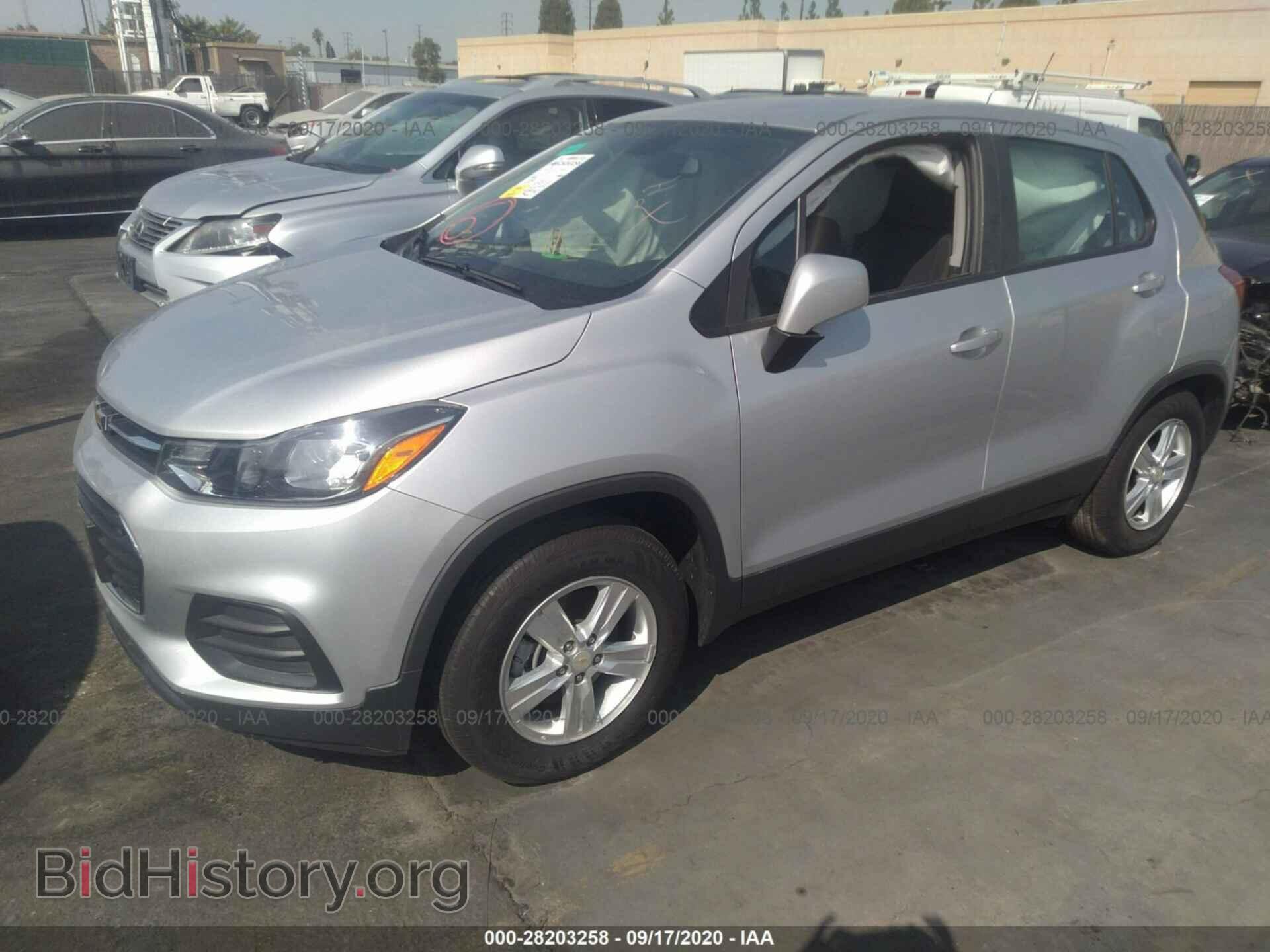 2019 CHEVROLET TRAX - VIN: 3GNCJKSBXKL304731 - Фото 2