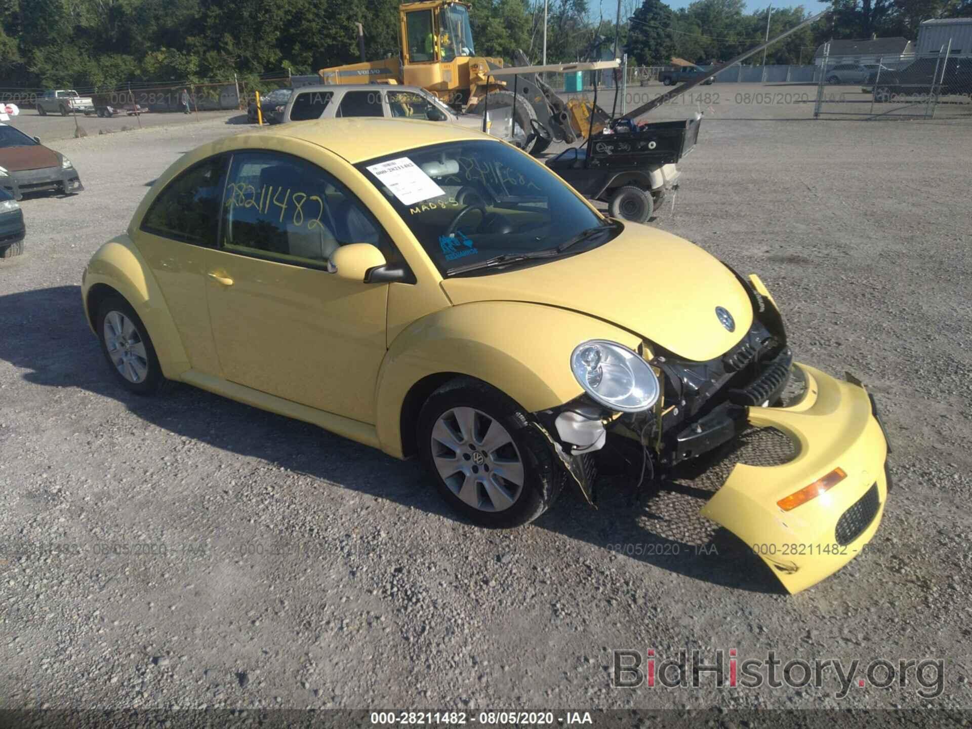 Photo 3VWPG3AG5AM023230 - VOLKSWAGEN NEW BEETLE COUPE 2010