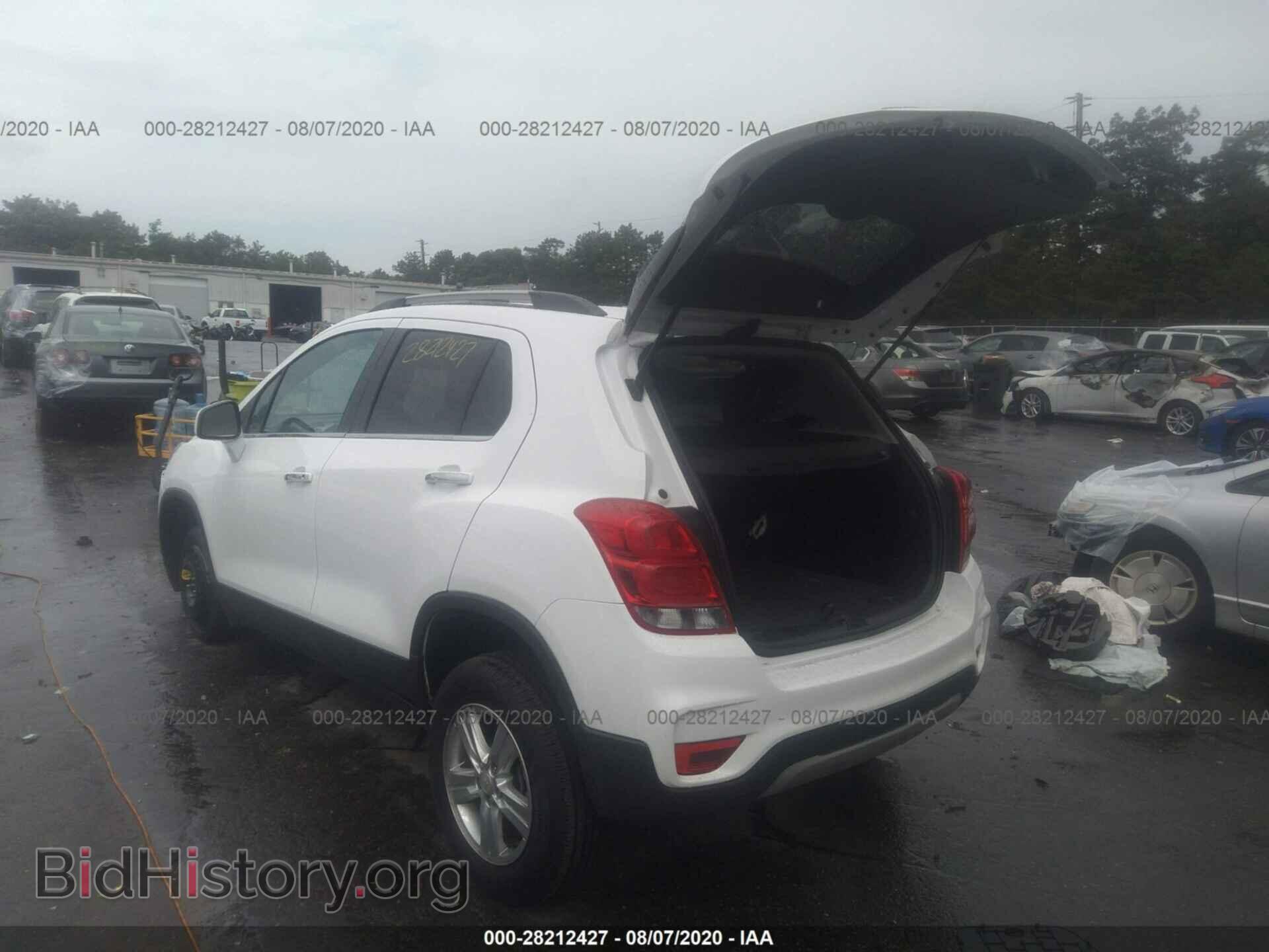 2019 CHEVROLET TRAX - VIN: 3GNCJPSB0KL211486 - Фото 3