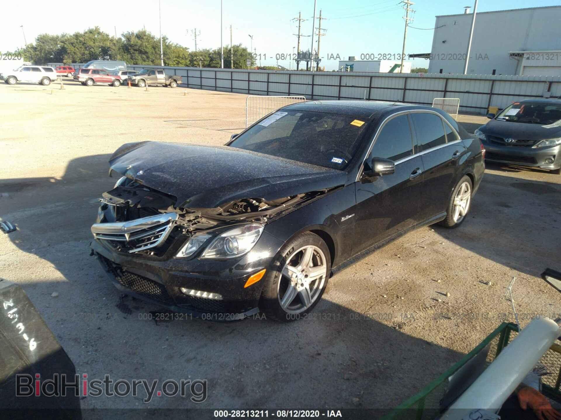2011 MERCEDES-BENZ E-CLASS - VIN: WDDHF7HB4BA272098 - Фото 2