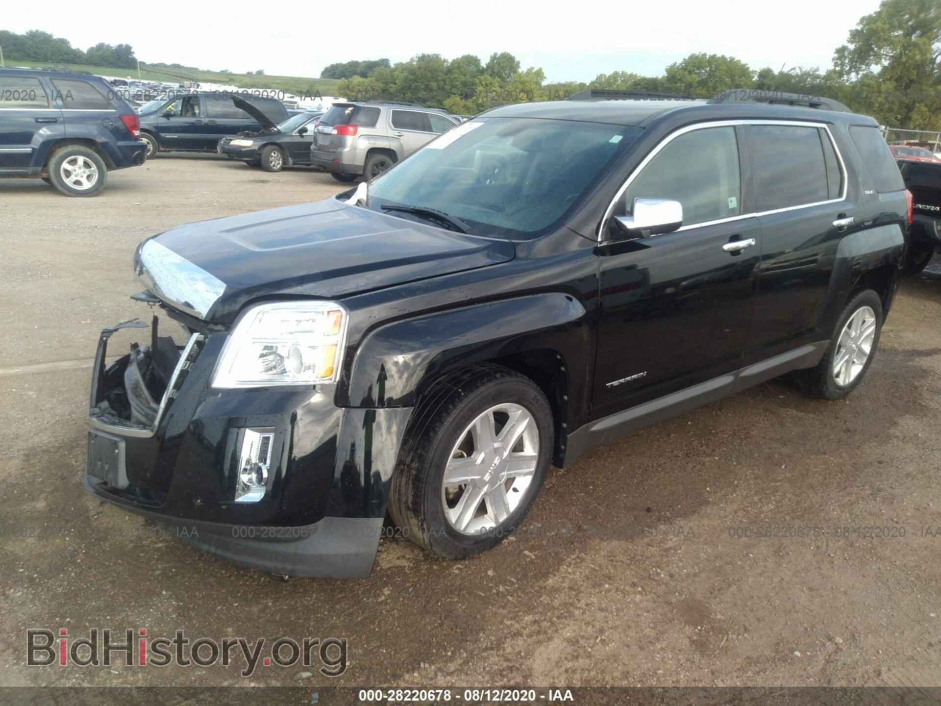 2010 GMC TERRAIN - VIN: 2CTFLEEW2A6329002 - Photo 2