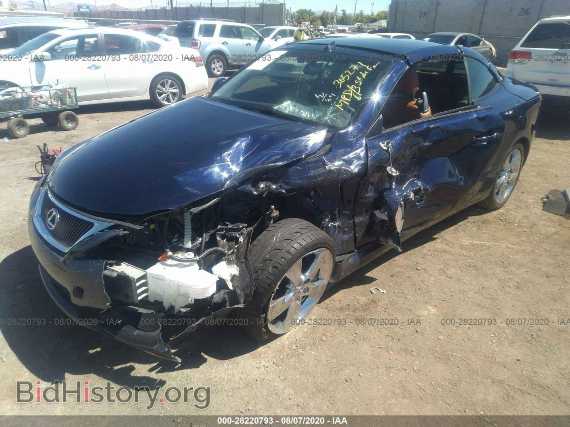 2011 LEXUS IS 350C - VIN: JTHFE2C23B2505606 - Фото 2