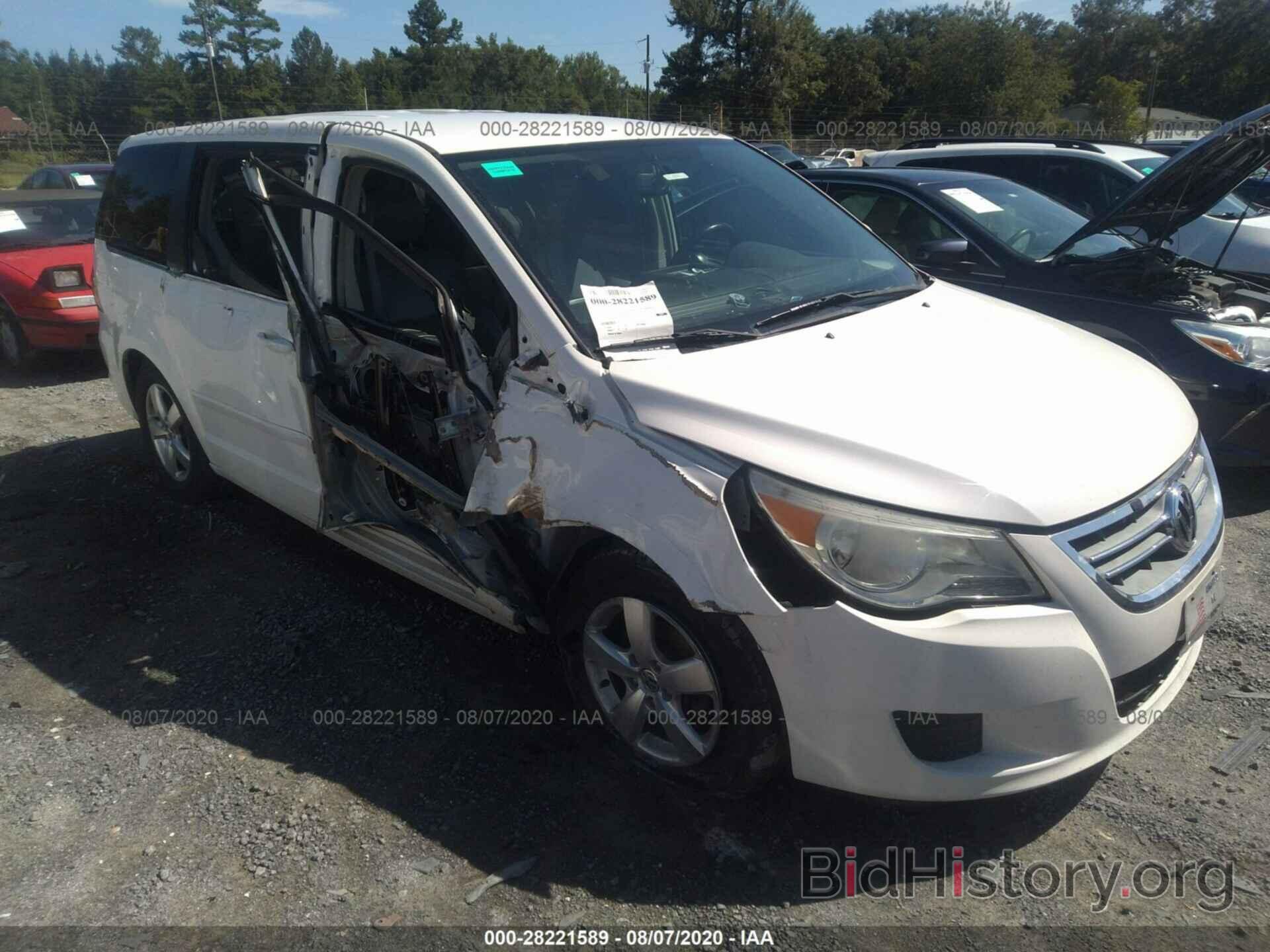 Photo 2V4RW3D16AR263097 - VOLKSWAGEN ROUTAN 2010