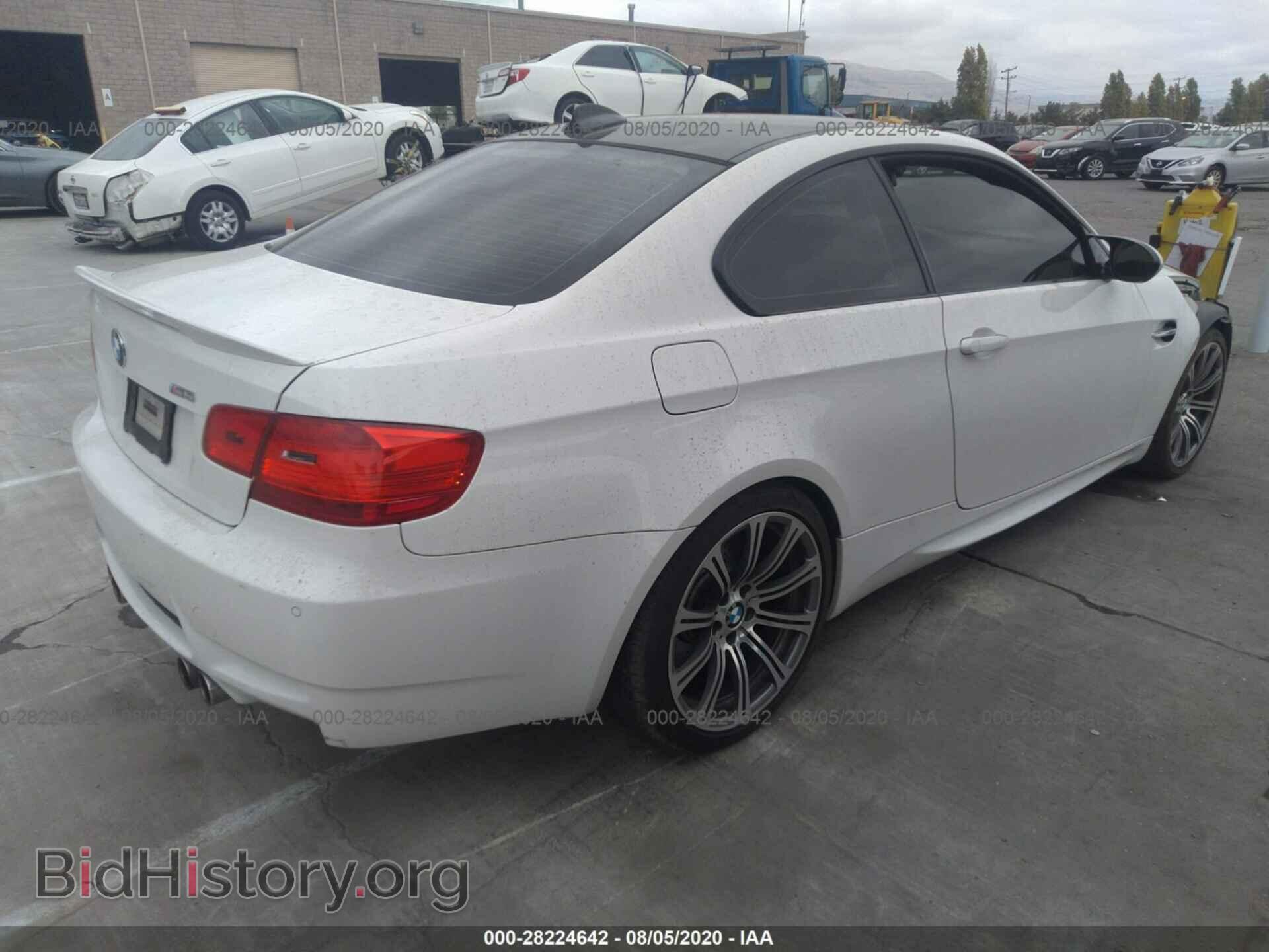 2010 BMW M3 - VIN: WBSWD9C55AP363079 - Фото 4