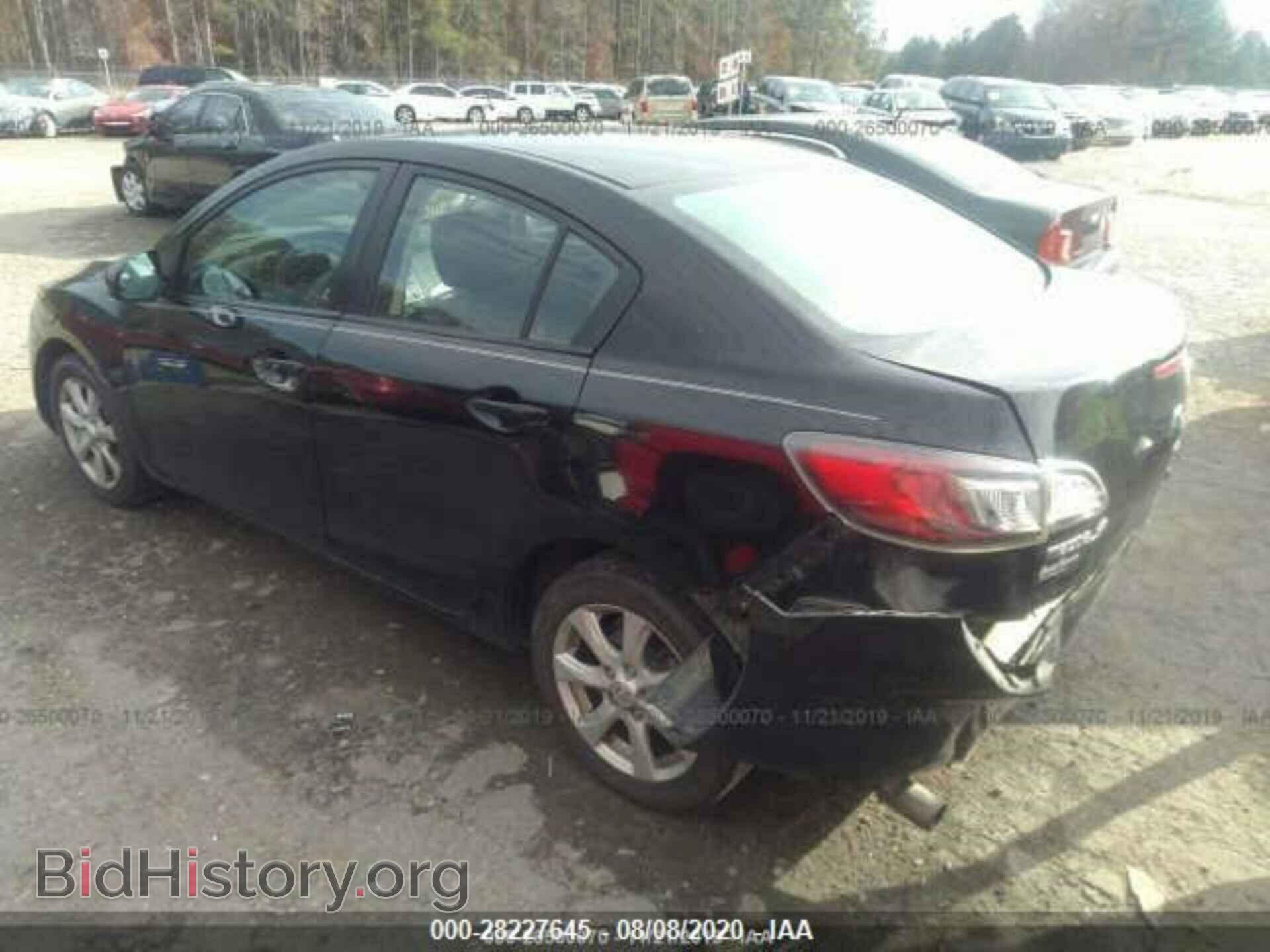 2011 MAZDA MAZDA3 - VIN: JM1BL1VF8B1447563 - Фото 3
