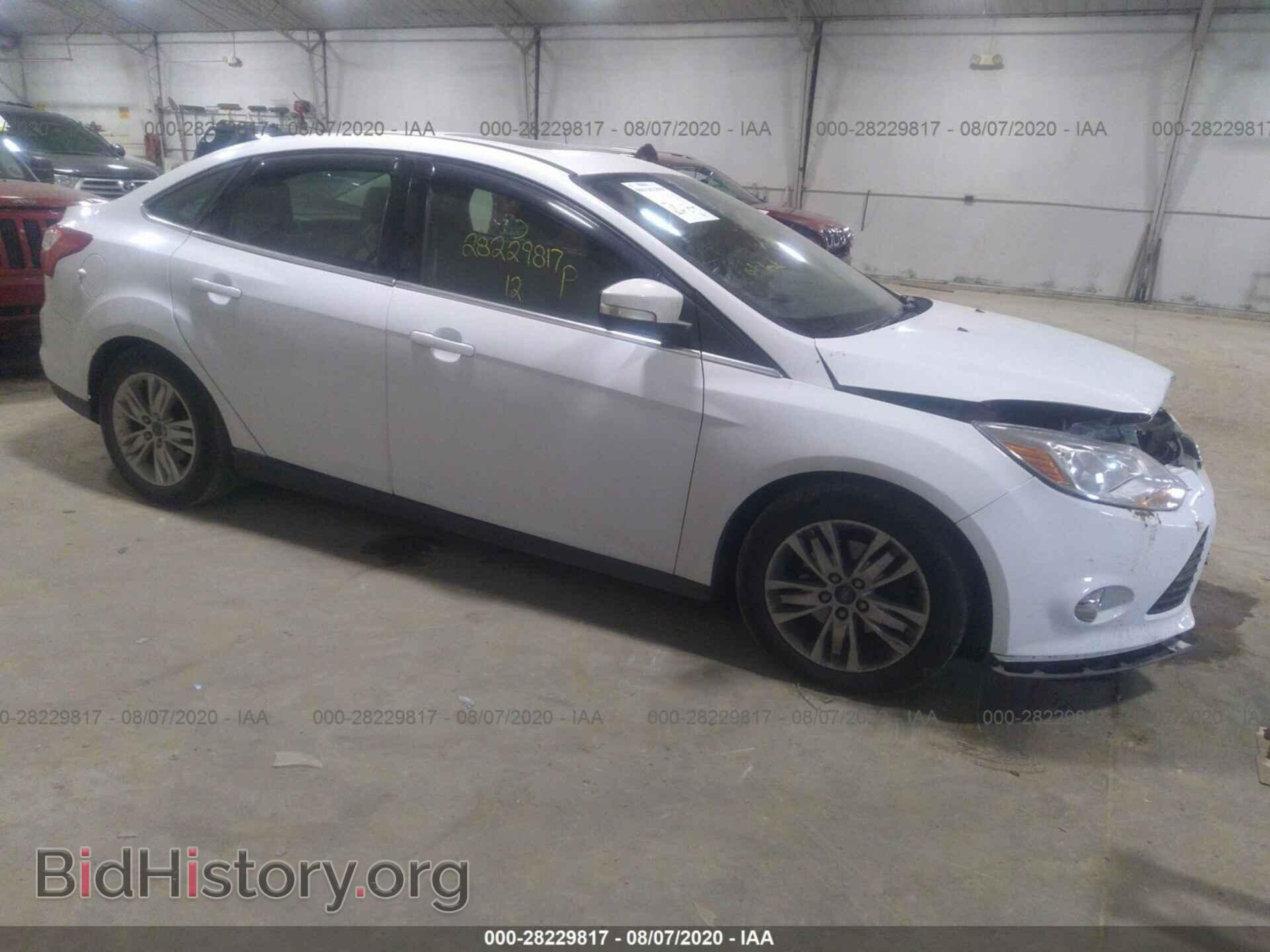 Photo 1FAHP3H27CL469049 - FORD FOCUS 2012